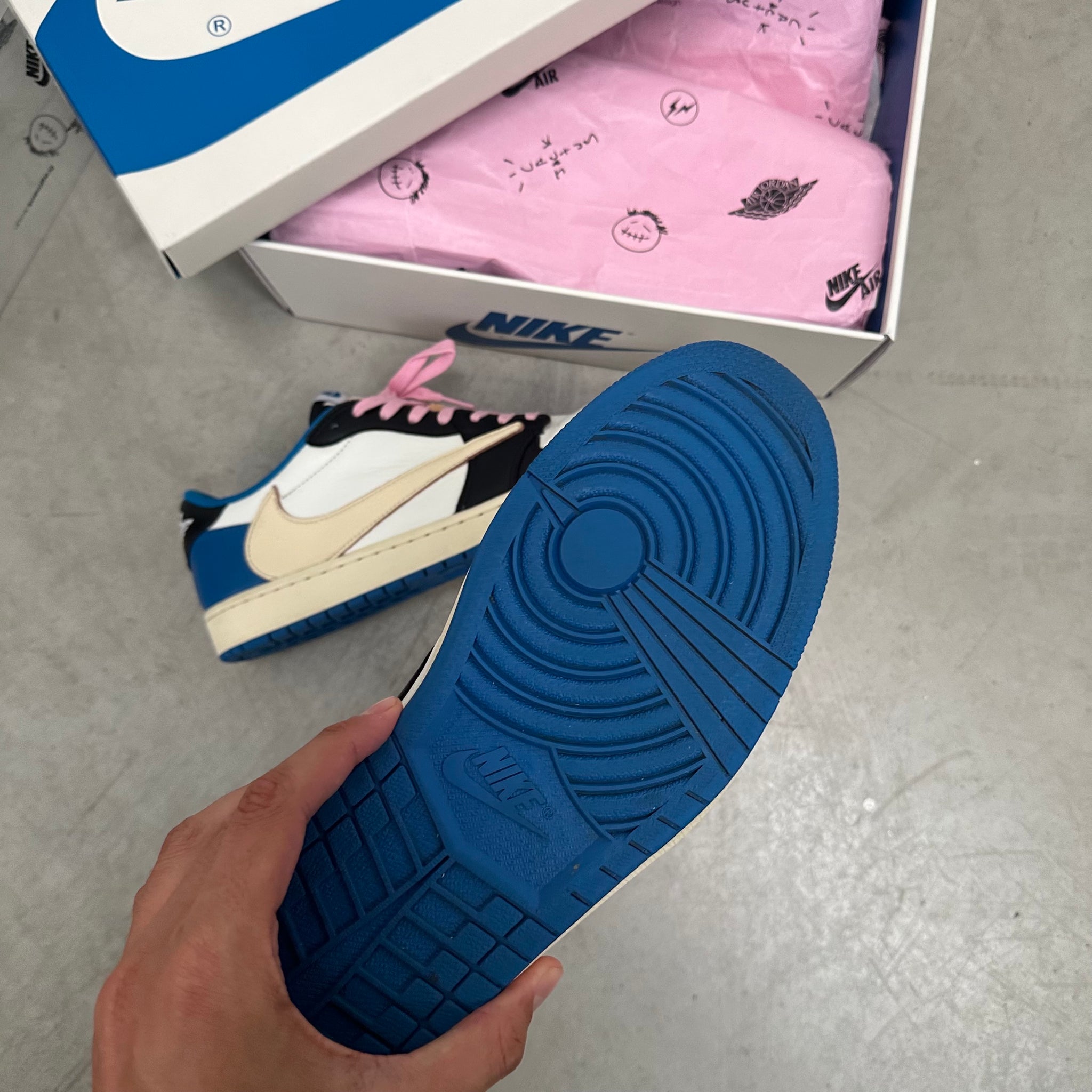 Nike Jordan 1 Retro Low OG SP Fragment x Travis Scott (US12)