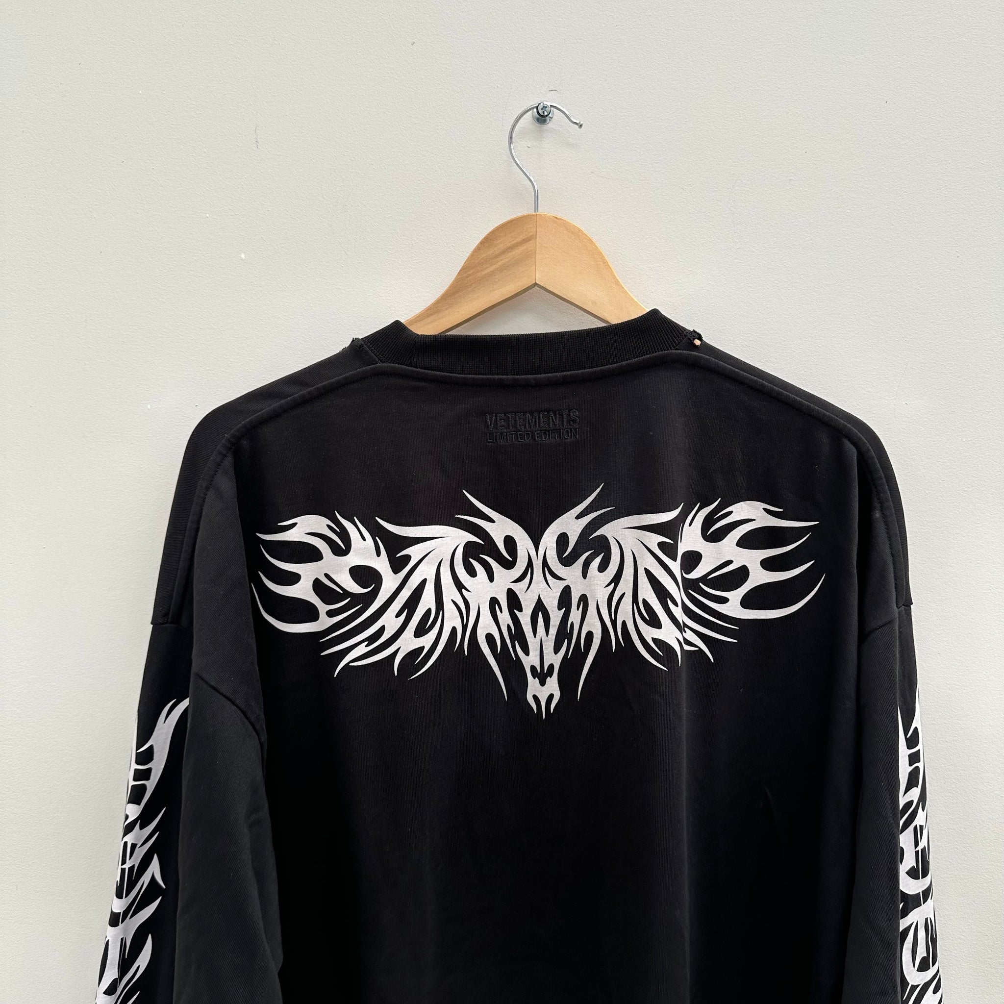 Vetements Black Gothic Logo Long Sleeve T-Shirt (fits L-XL)