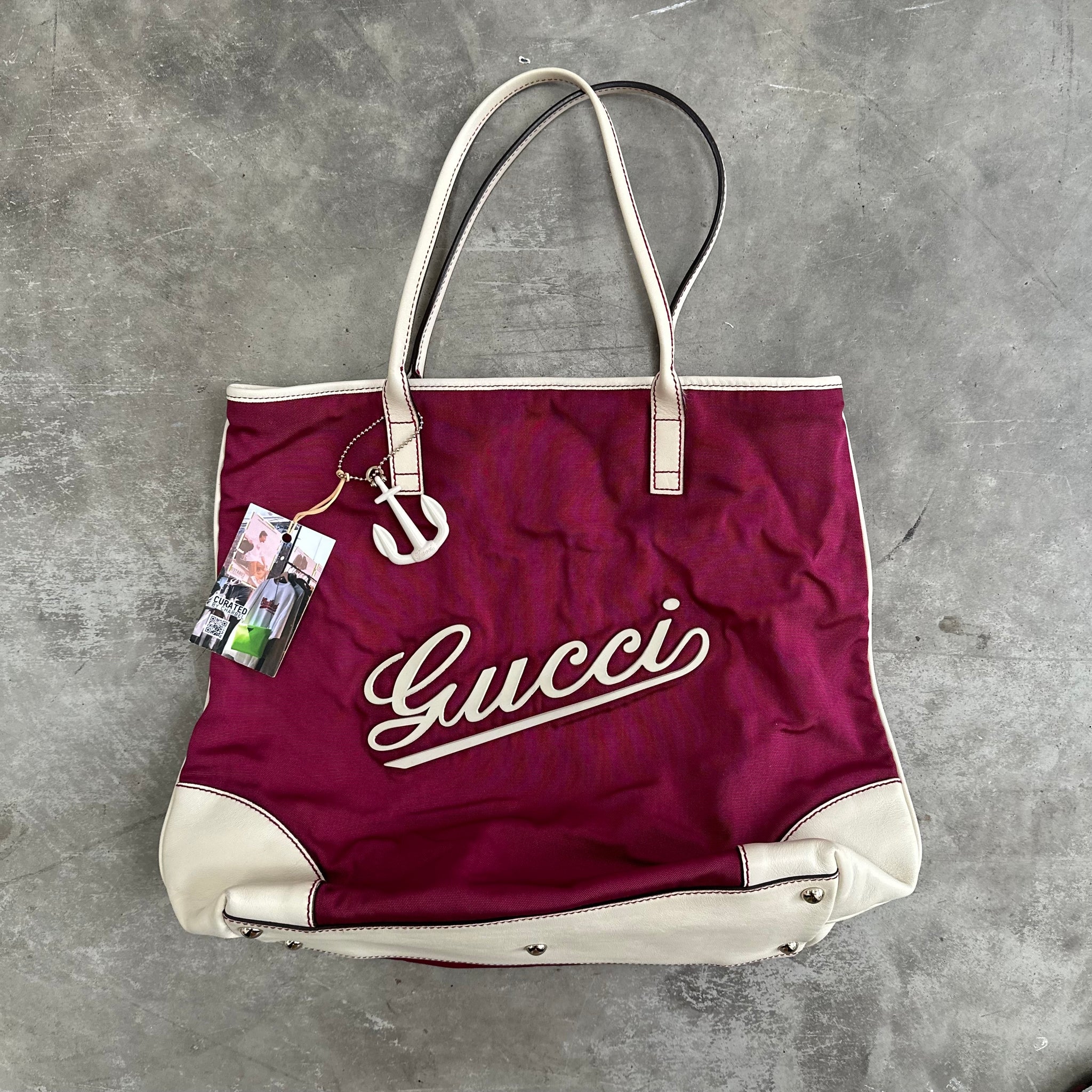 Gucci Script Gucci Script Logo Canvas Tote Bag Red – Curated by Charbel