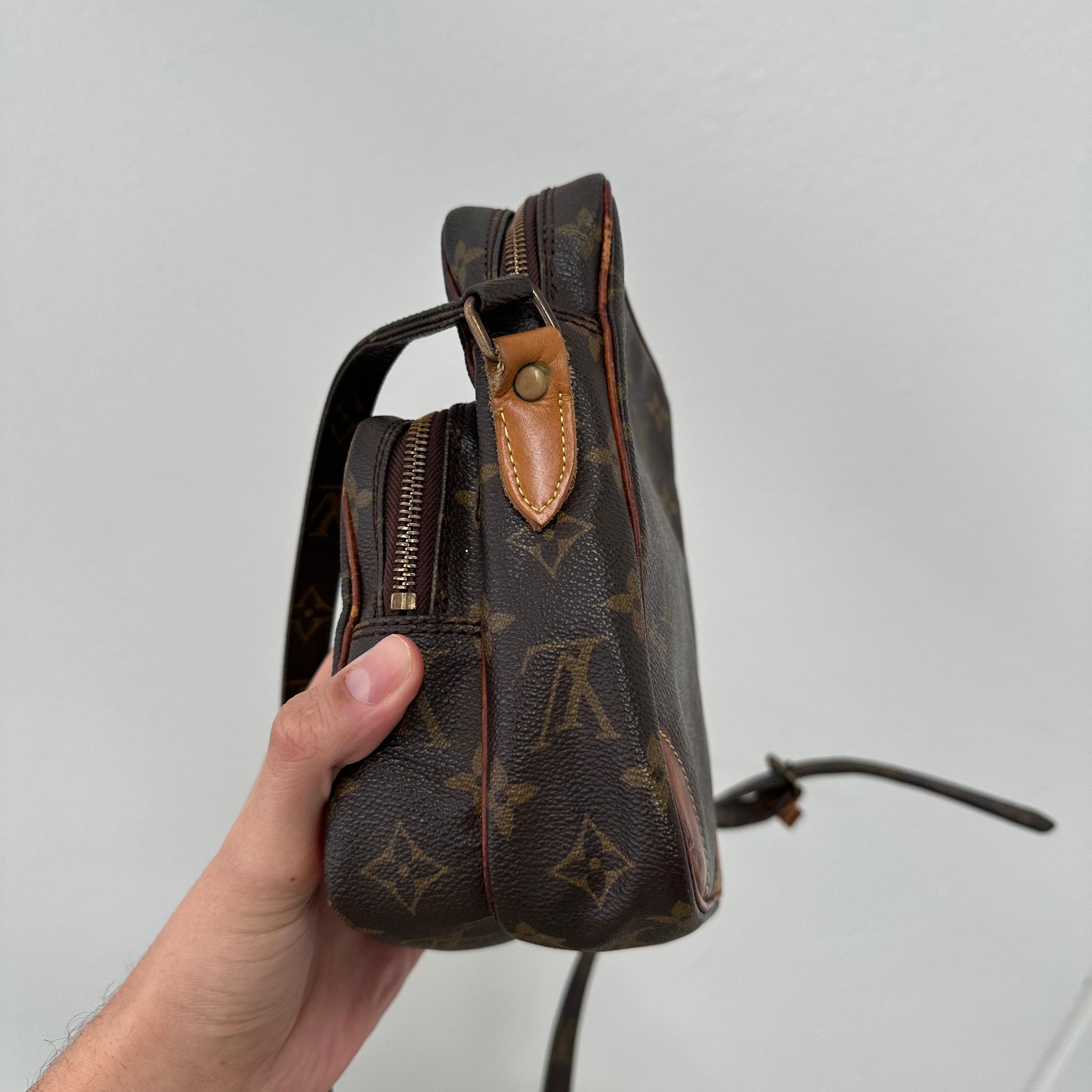Louis Vuitton Amazone Messenger / Crossbody Bag