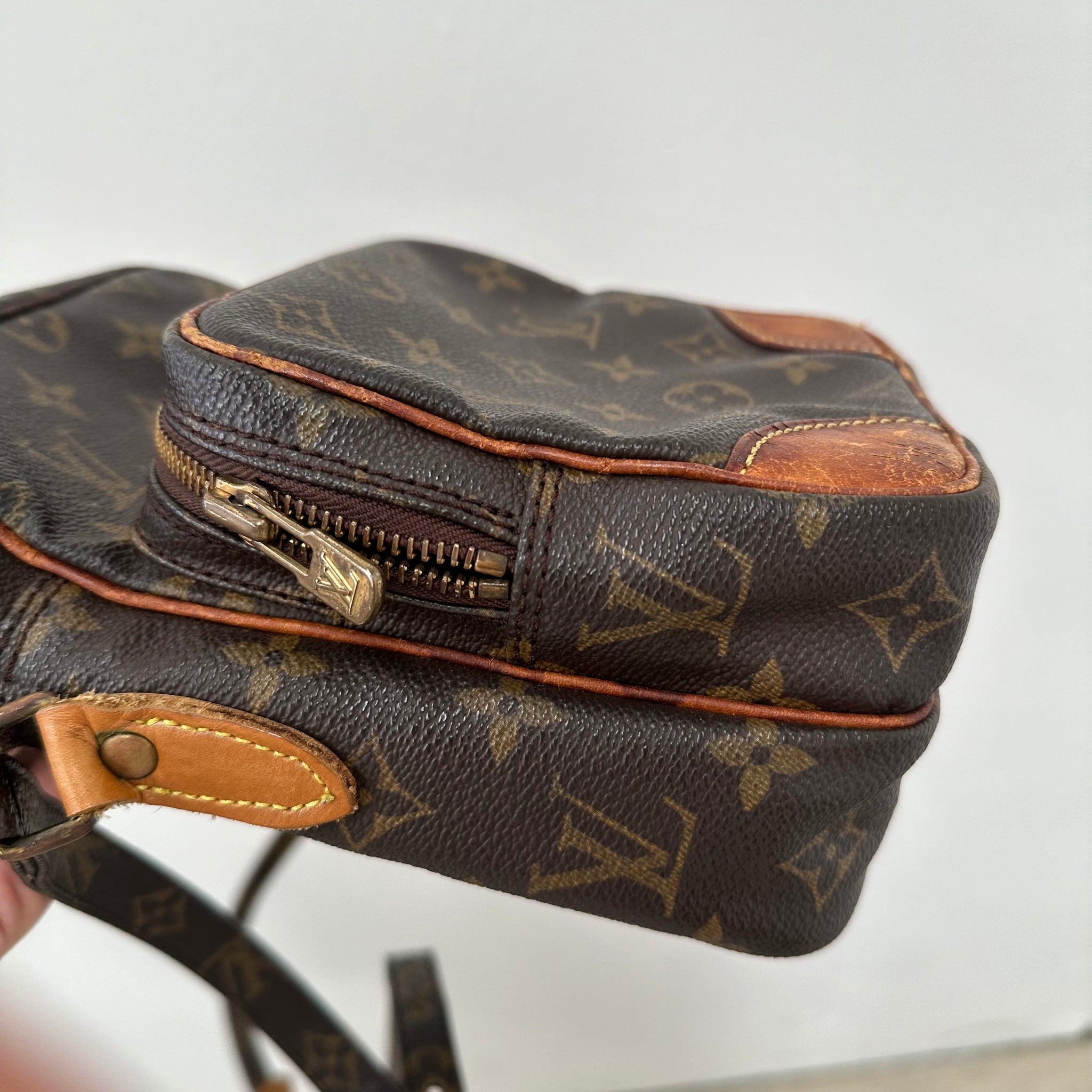 Louis Vuitton Amazone Messenger / Crossbody Bag