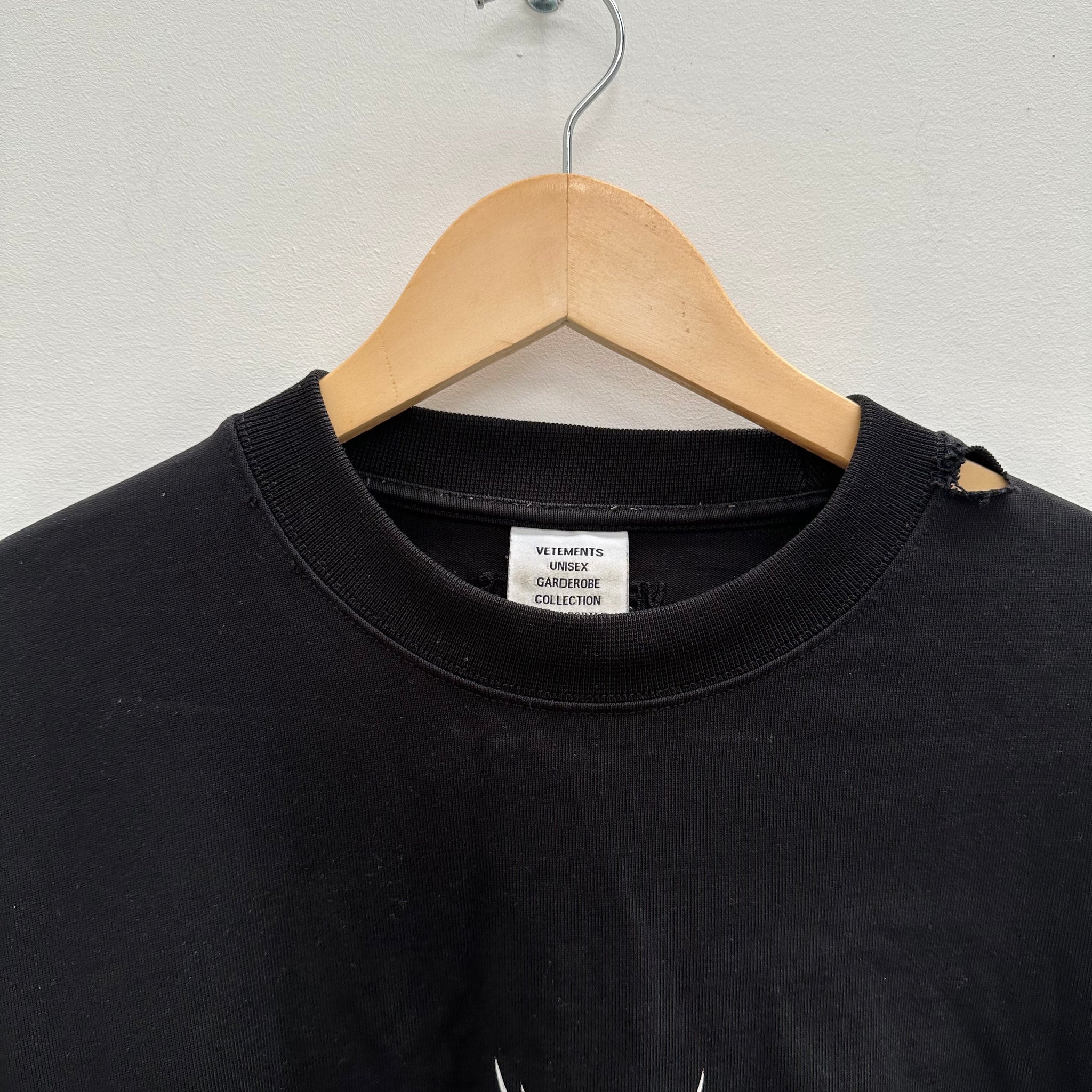 Vetements Black Gothic Logo Long Sleeve T-Shirt (fits L-XL)