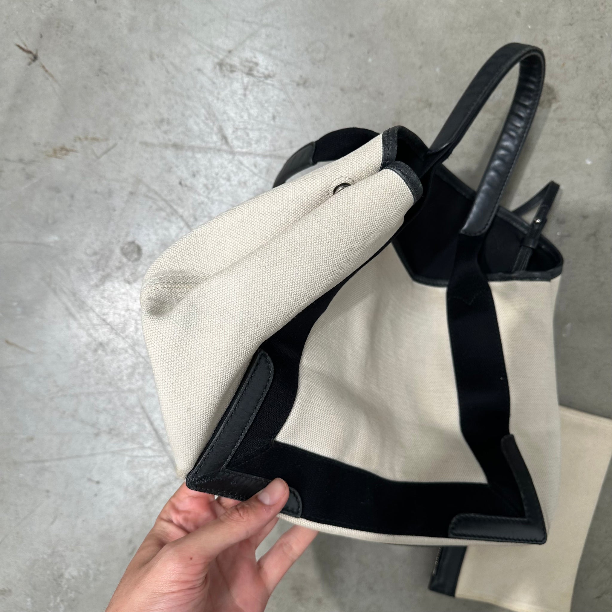 Balenciaga Cabas Tote Bag White/Black