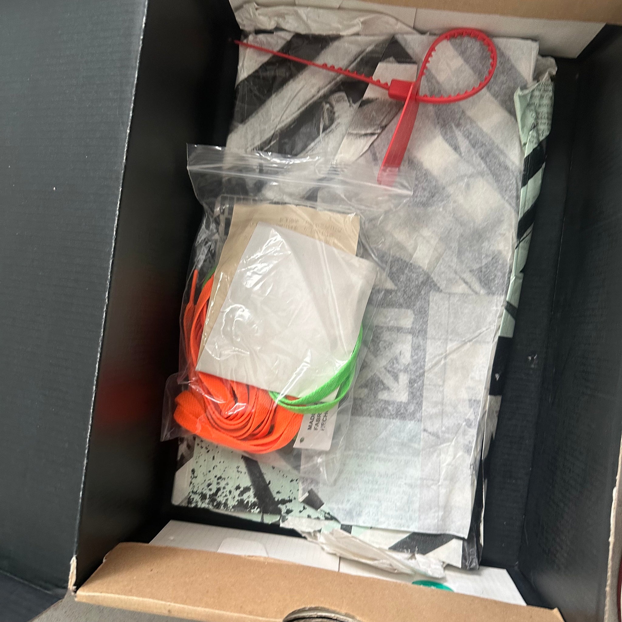 Off-White x Air Jordan 1 Retro High OG 'Chicago' US8