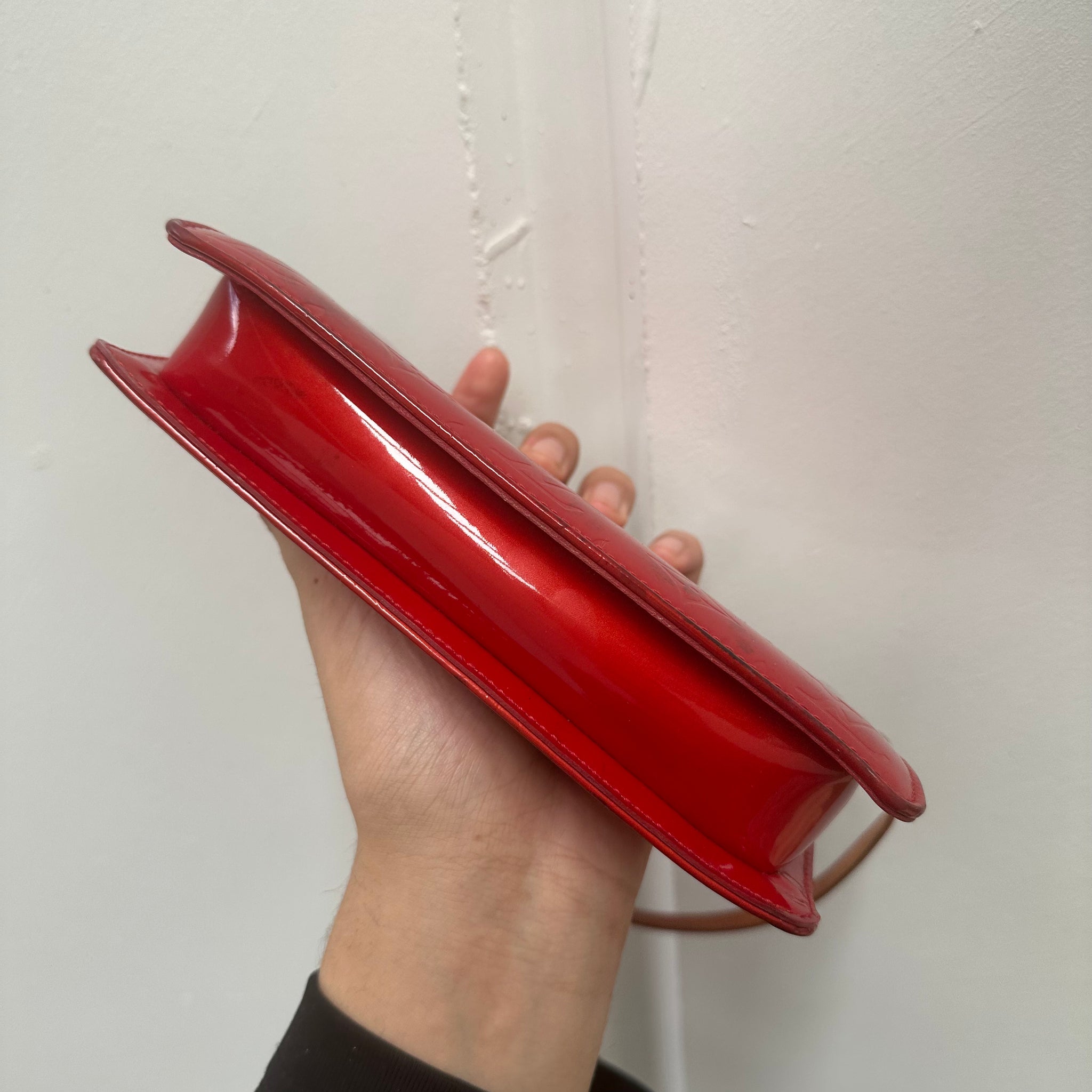 Louis Vuitton Monogram Vernis Lexington Rouge Pochette
