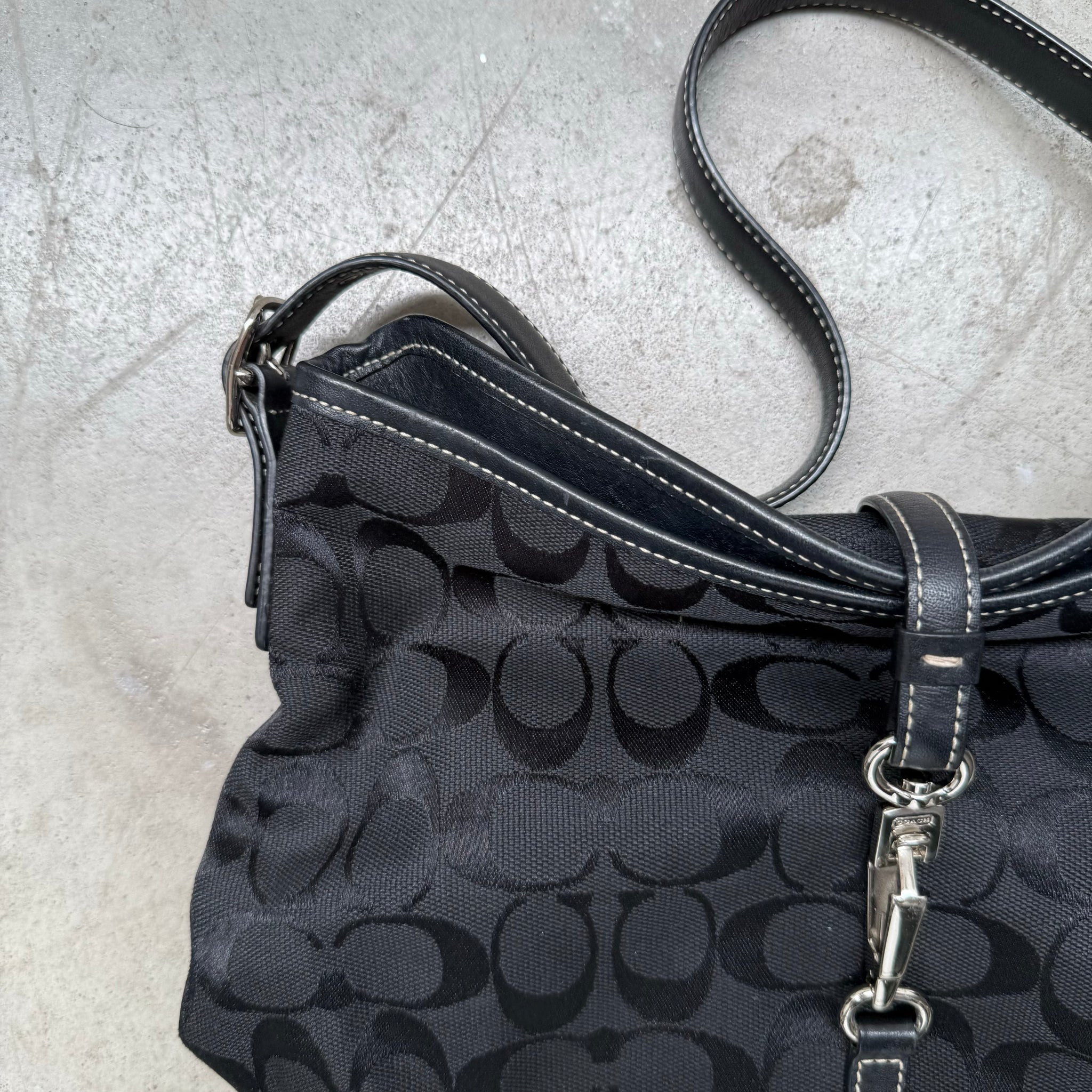 Coach Hobo Signature Clip Canvas Handbag 'Black'