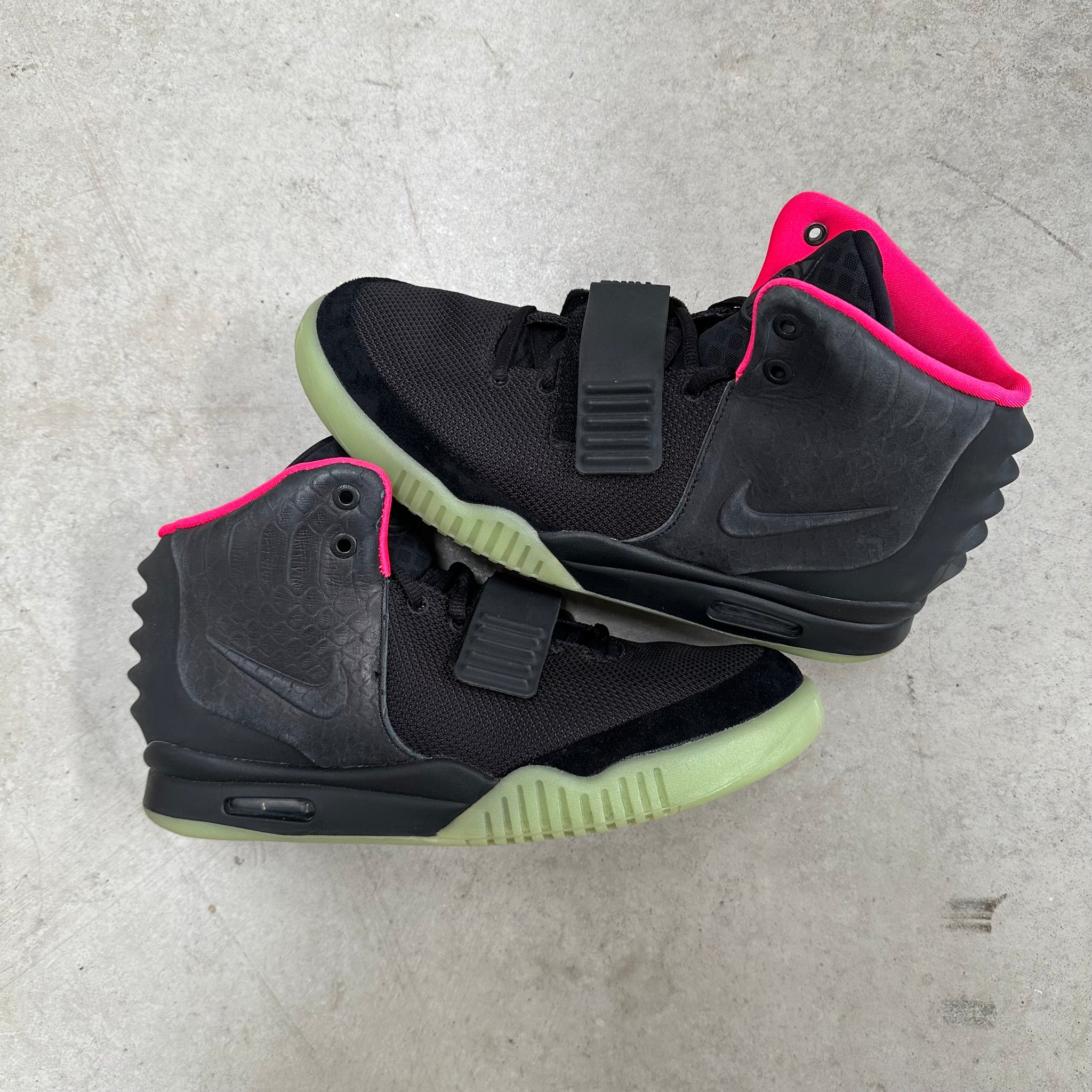 Nike Air Yeezy Solar Red US10