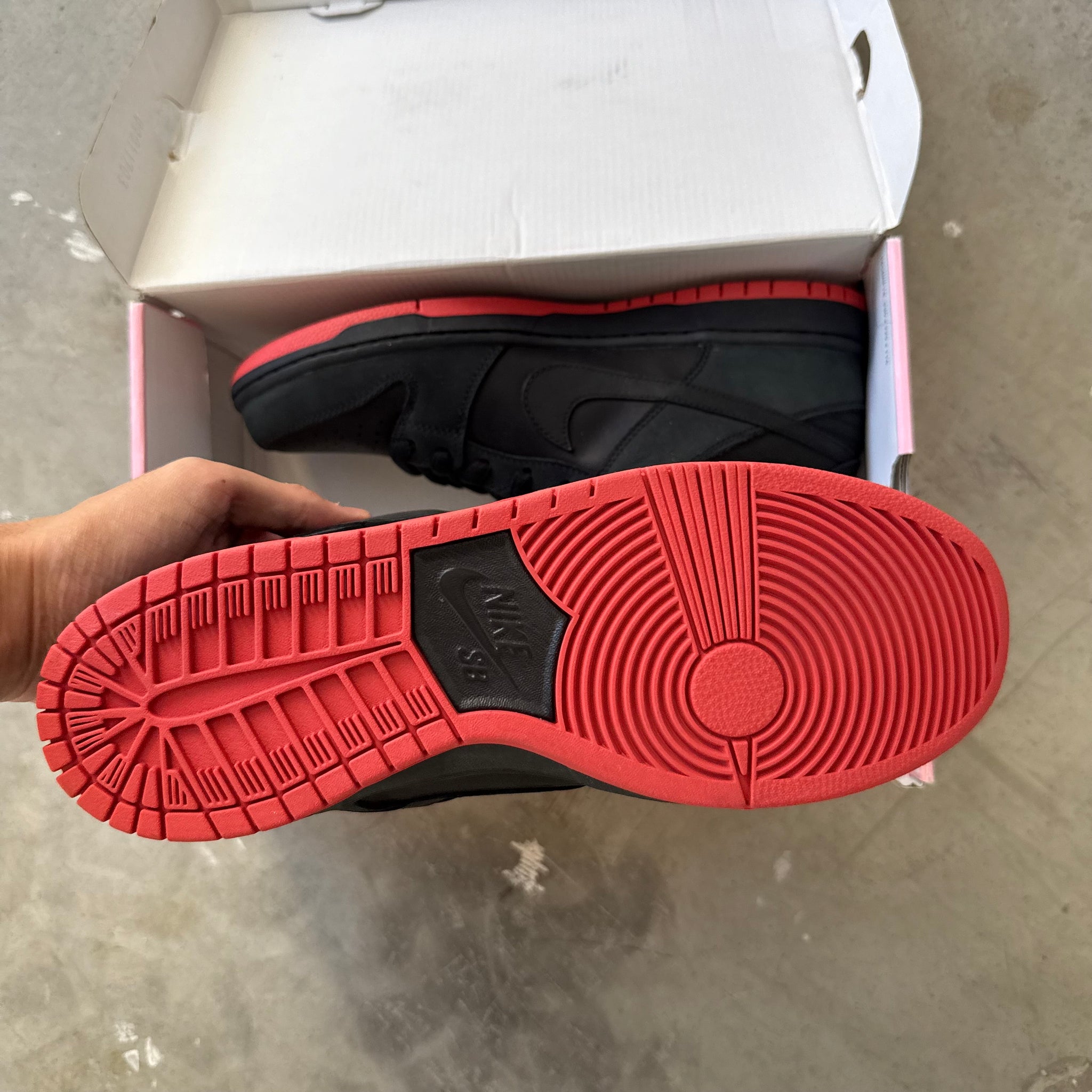 Nike SB Dunk Low Black Pigeon (US11)