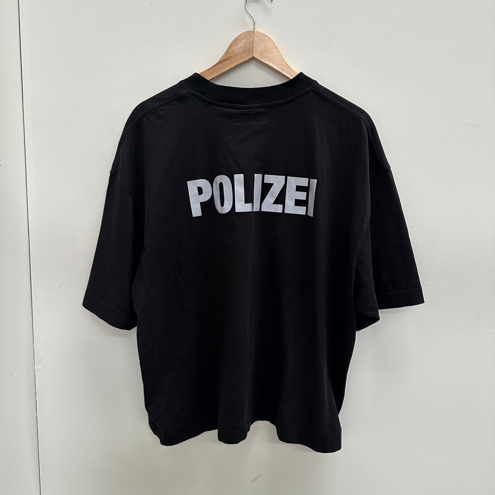 Vetements 'Polizei' Slogan-Print T-Shirt (fits S-M)