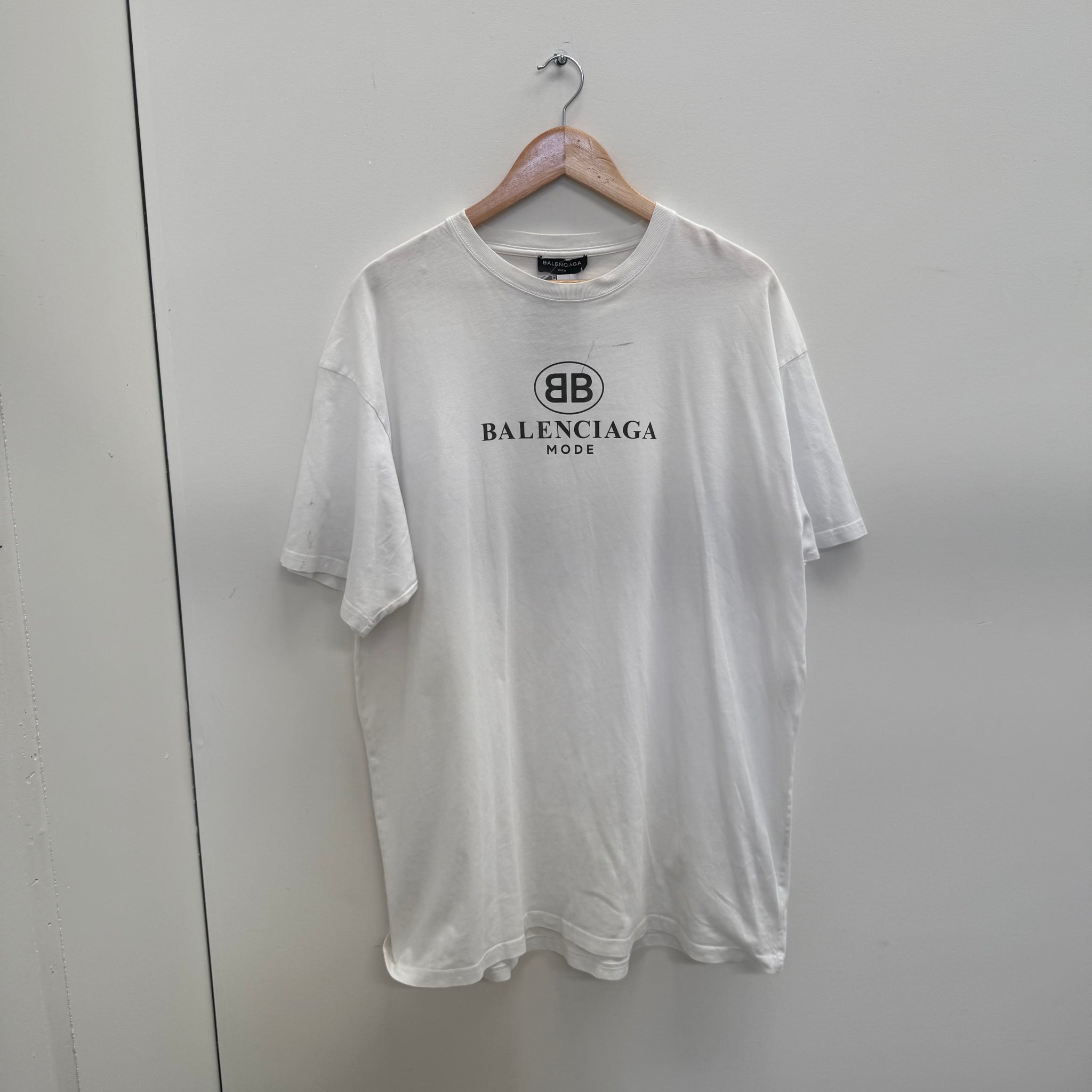 Balenciaga Mode White T Shirt (fits L-XL)