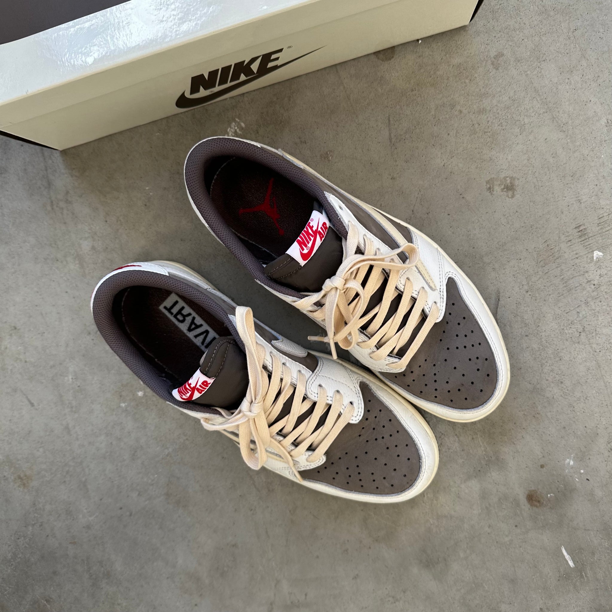 Nike Jordan 1 Retro Low Travis Scott Reverse Mocha US10