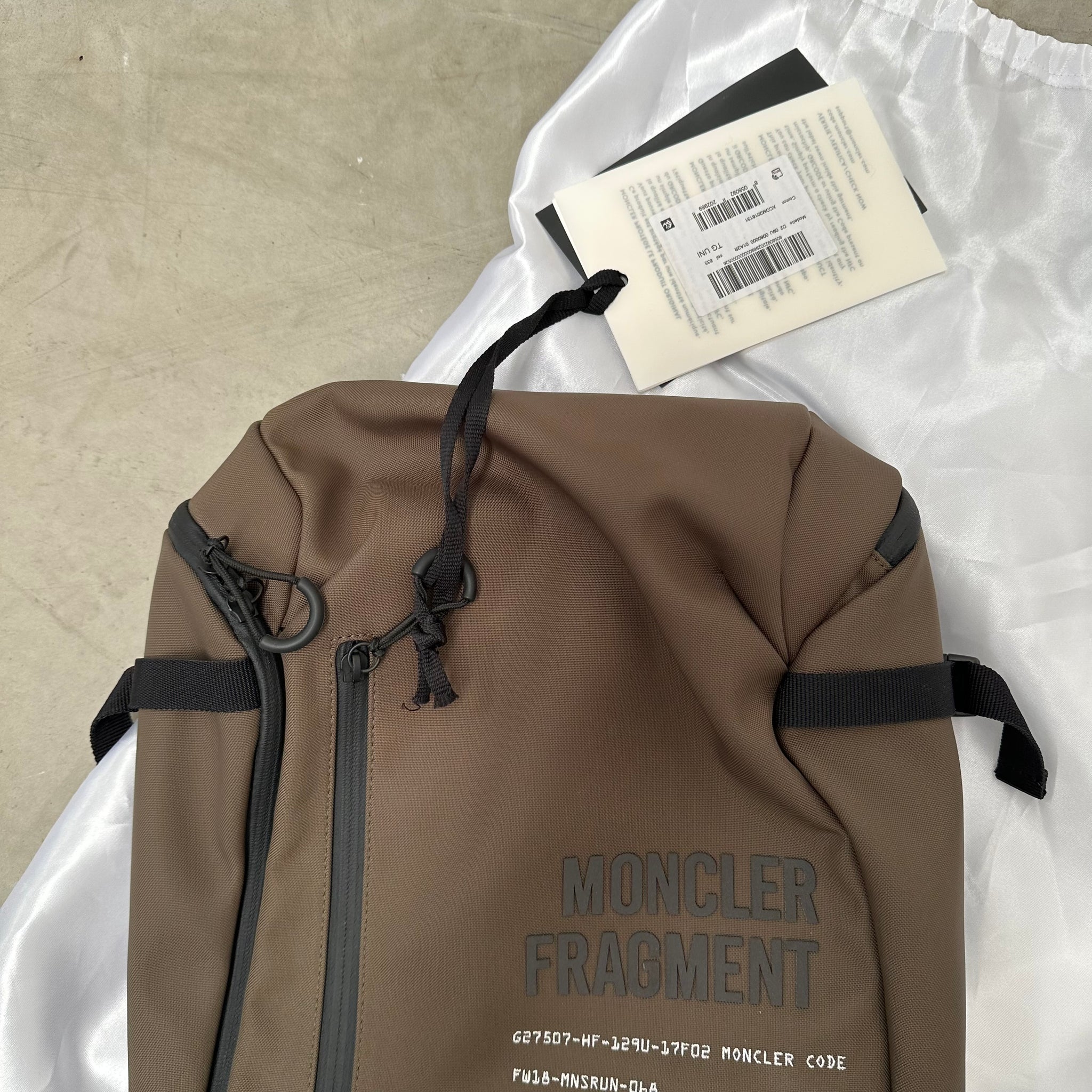 モンクレール フラグメントhiroshi fujiwara bagpack Amazon.co.jp: [モンクレール] GENIUS/FRAGMENT/フラグメント
