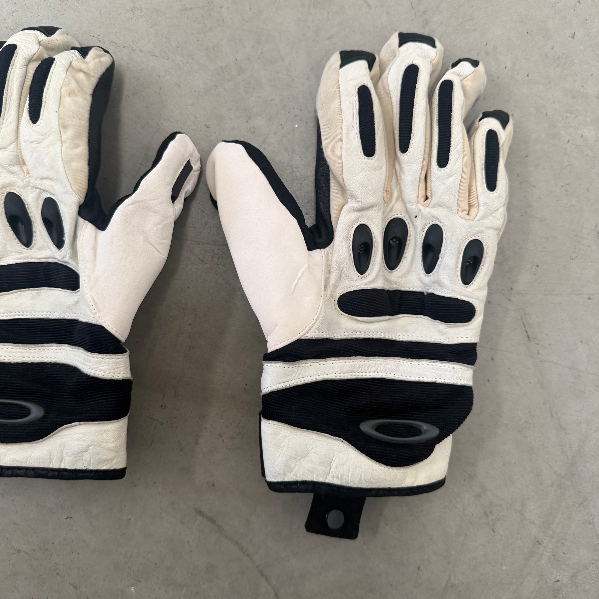 Oakley White Vintage Leather Gloves