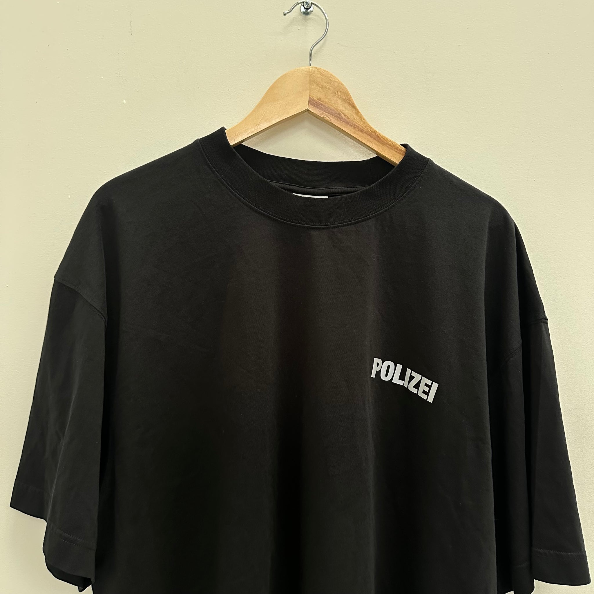 Vetements 'Polizei' Slogan-Print T-Shirt (fits S-M)
