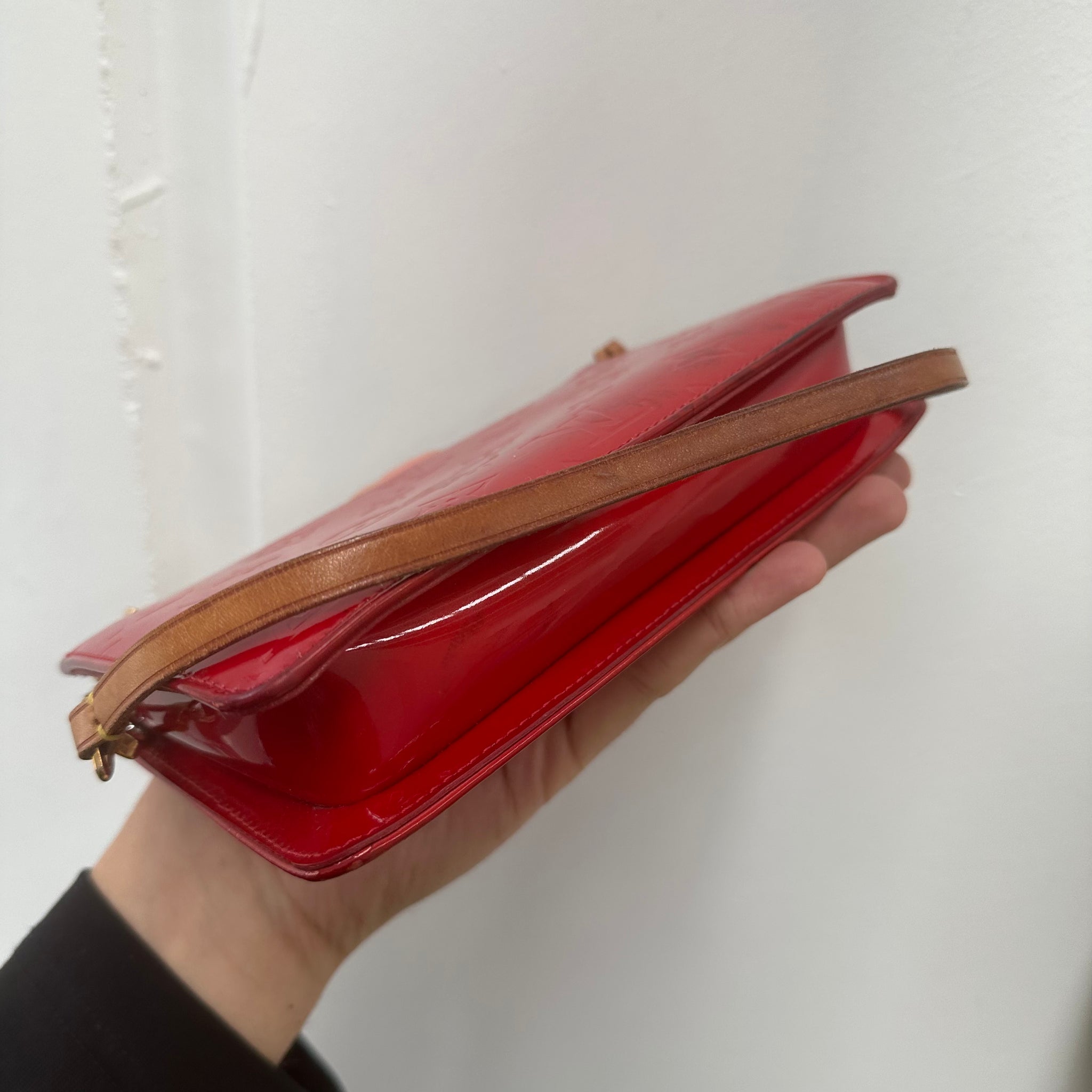Louis Vuitton Monogram Vernis Lexington Rouge Pochette