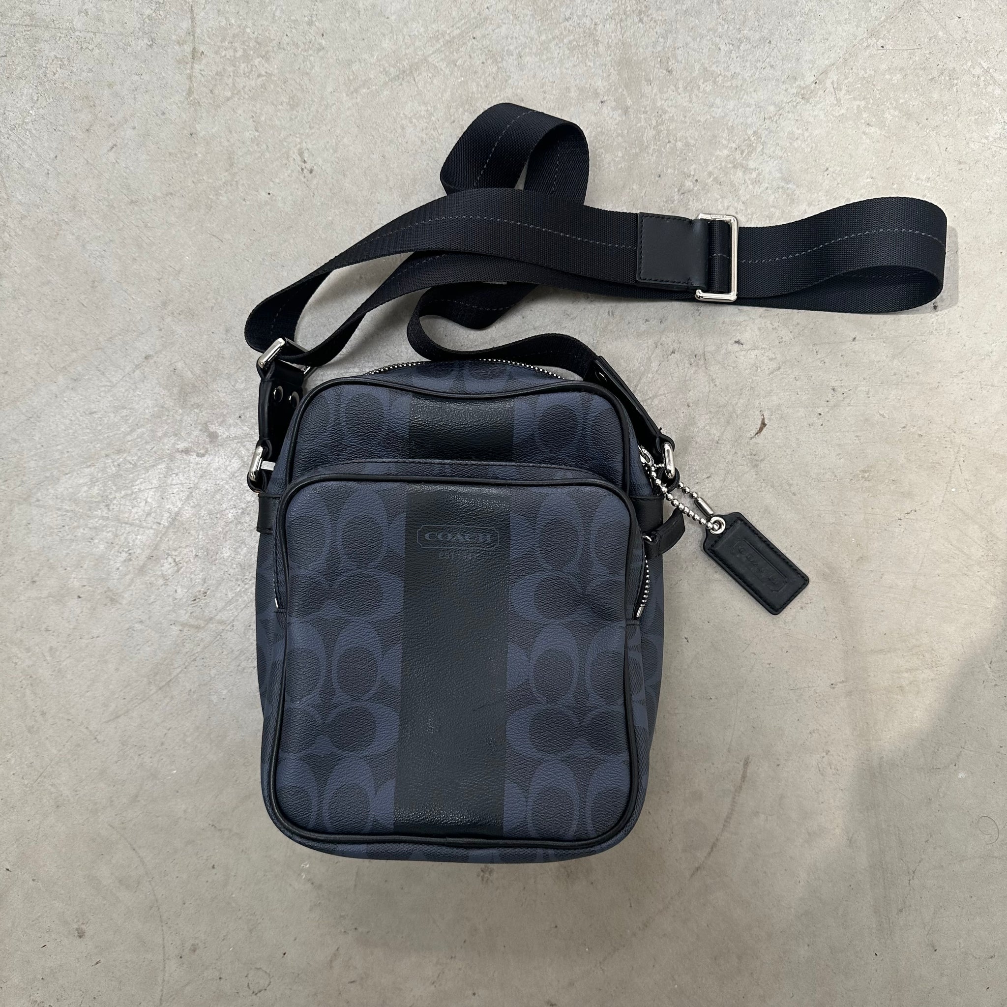 Coach Messenger Bag Navy / Black