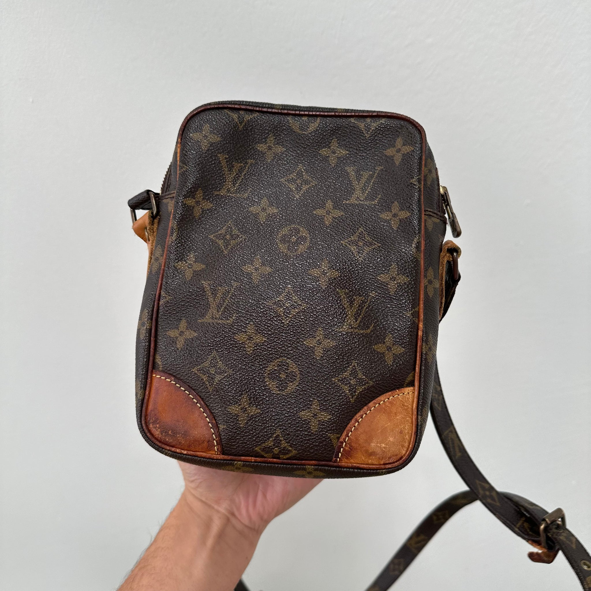 Louis Vuitton Amazone Messenger / Crossbody Bag