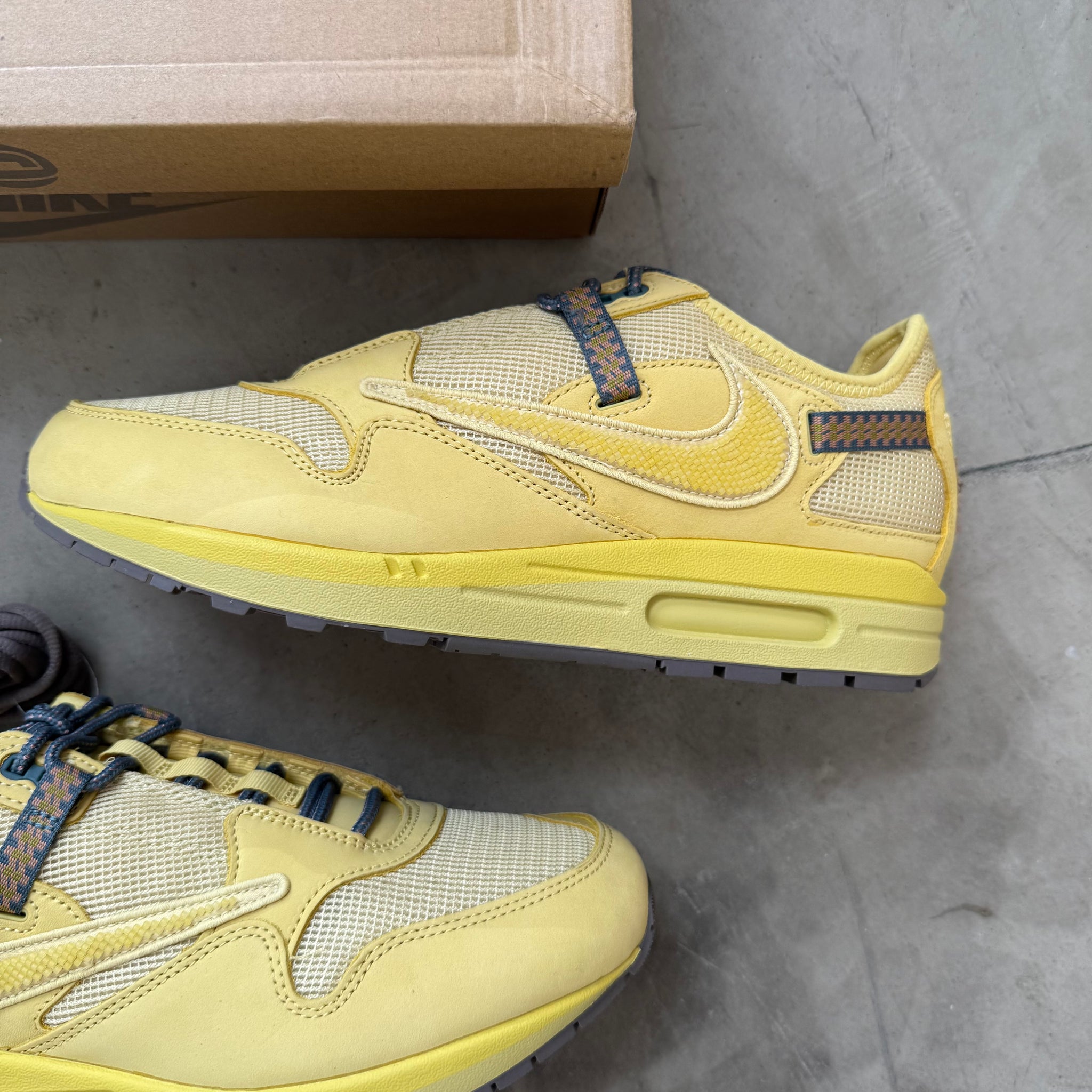 Nike Air Max 1 Travis Scott Cactus Jack Saturn Gold (US10.5)