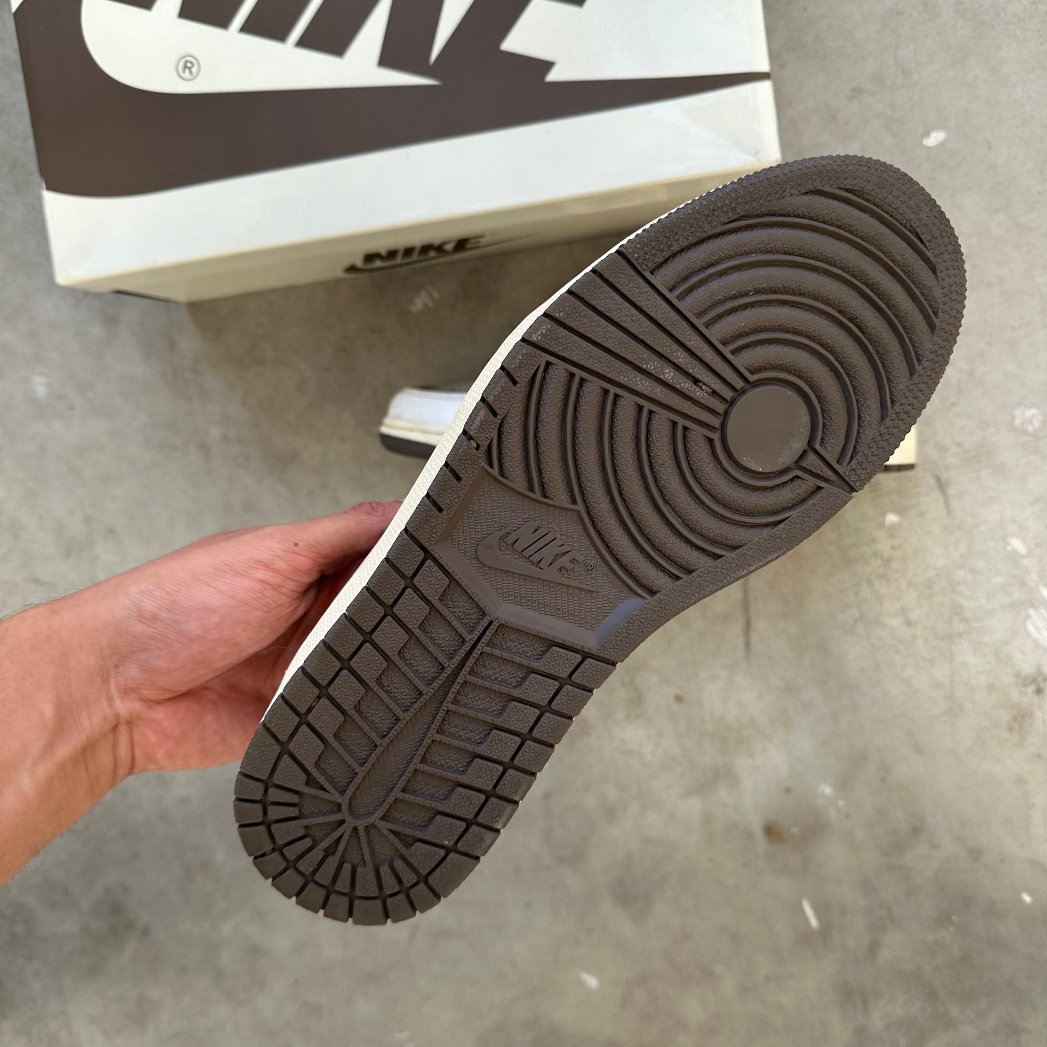 Nike Jordan 1 Retro Low Travis Scott Reverse Mocha US10
