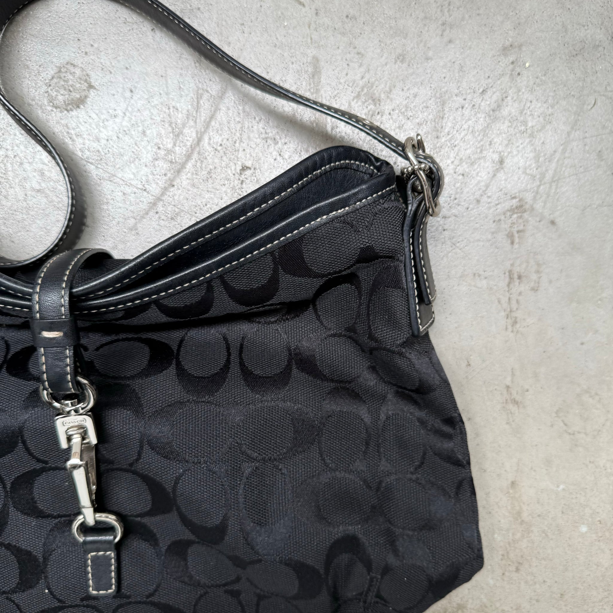 Coach Hobo Signature Clip Canvas Handbag 'Black'