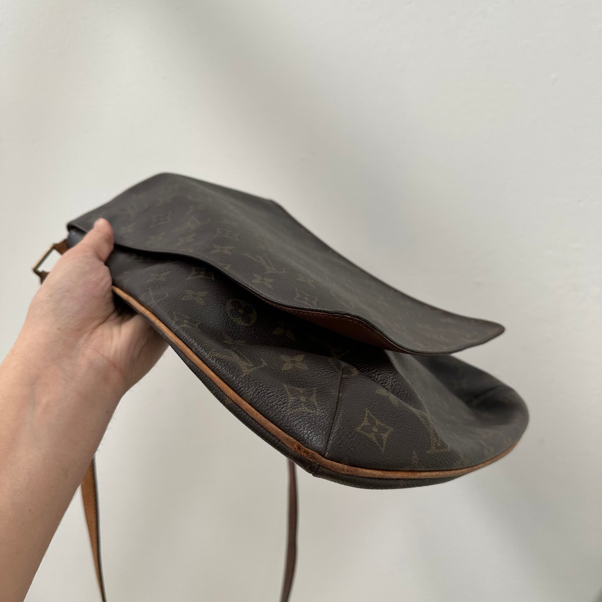 Louis Vuitton Flip Musette Monogram Shoulder / Crossbody Bag
