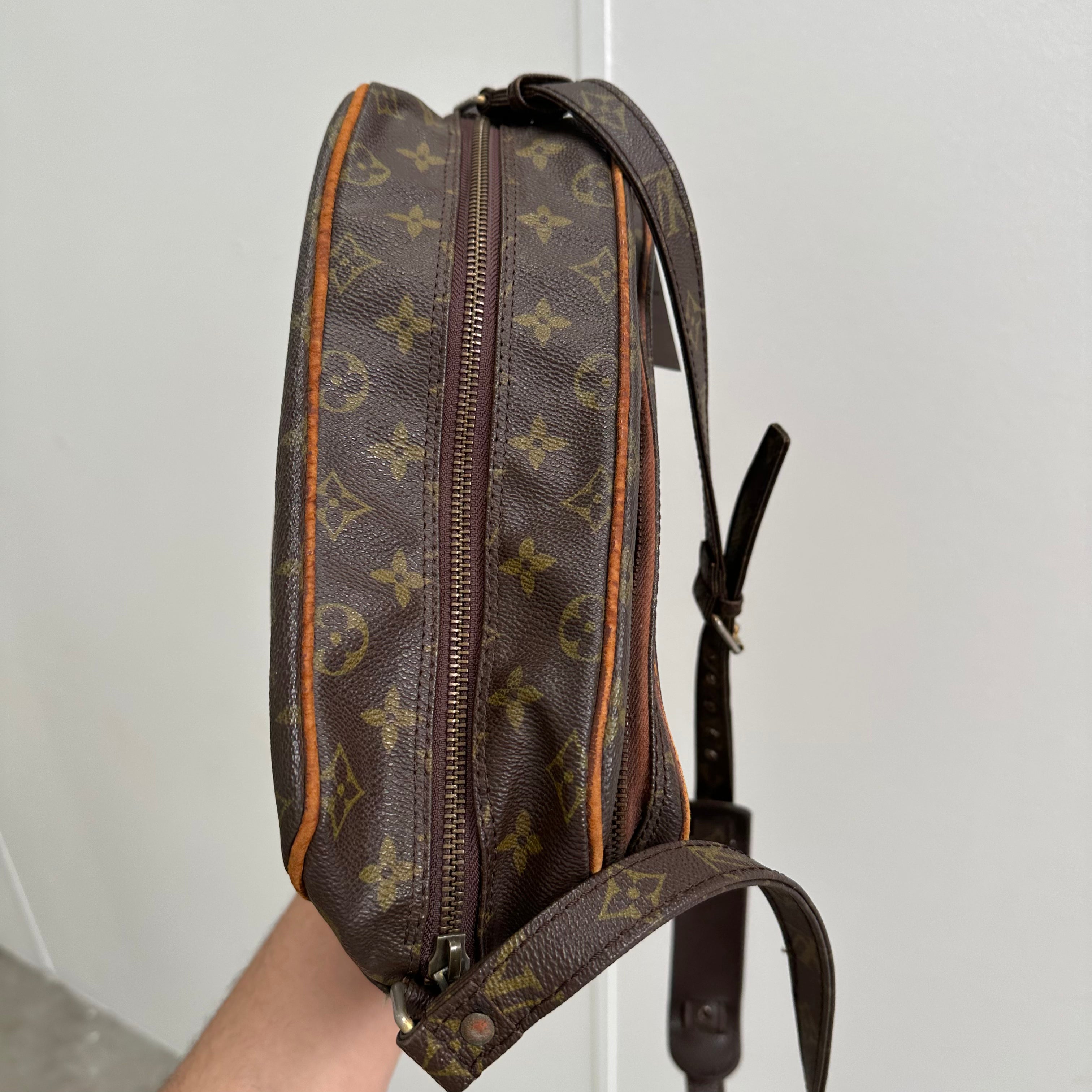 Louis Vuitton Nile Messenger Crossbody Bag