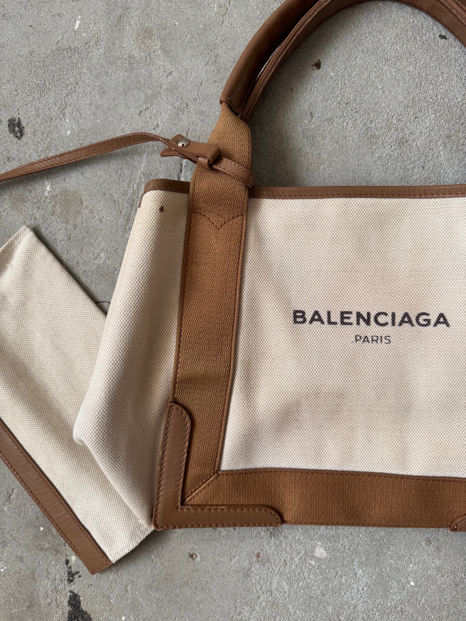 Balenciaga Cabas Tote Bag Beige/White