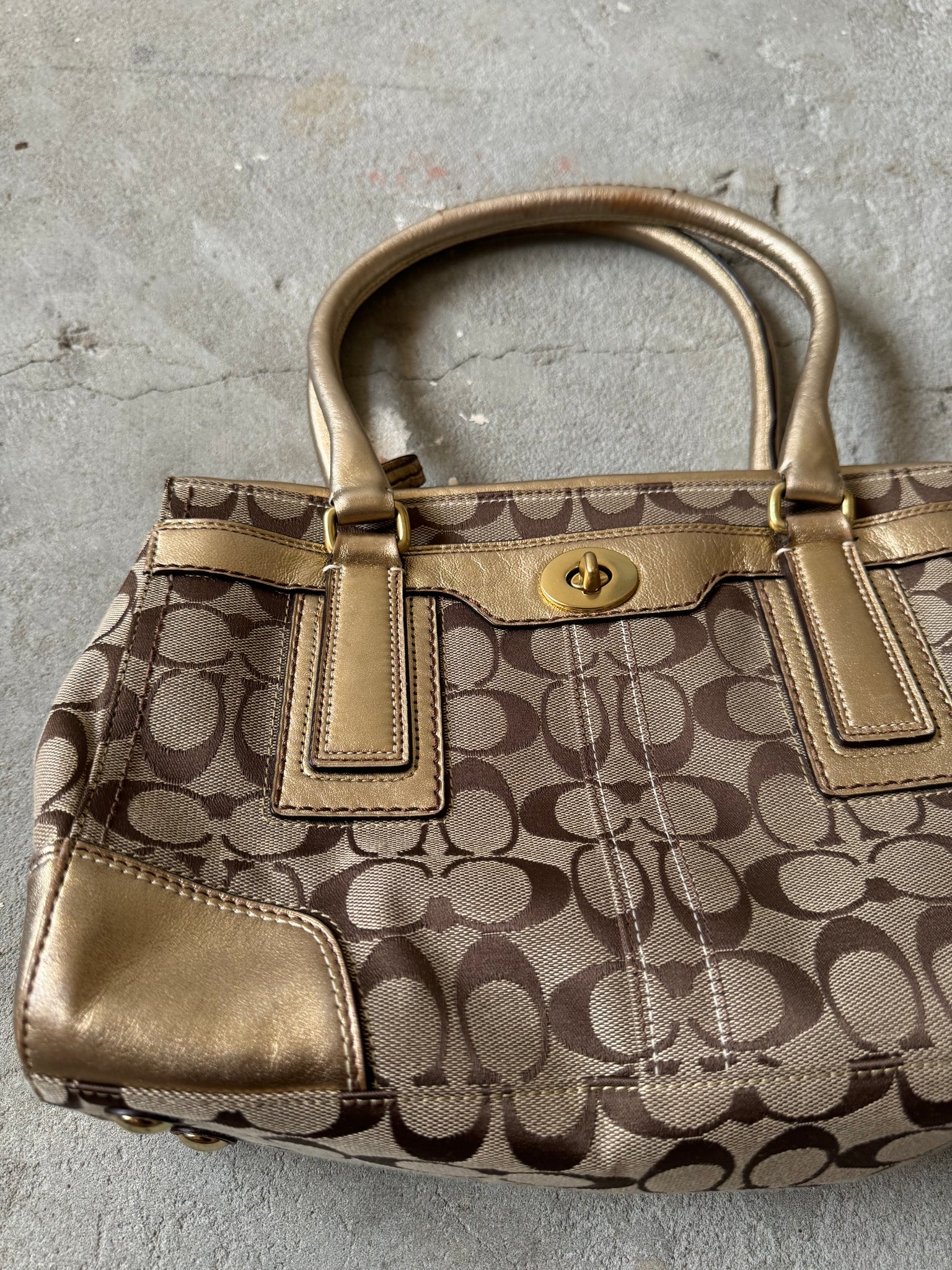 Coach Hampton HandBag Beige/Gold