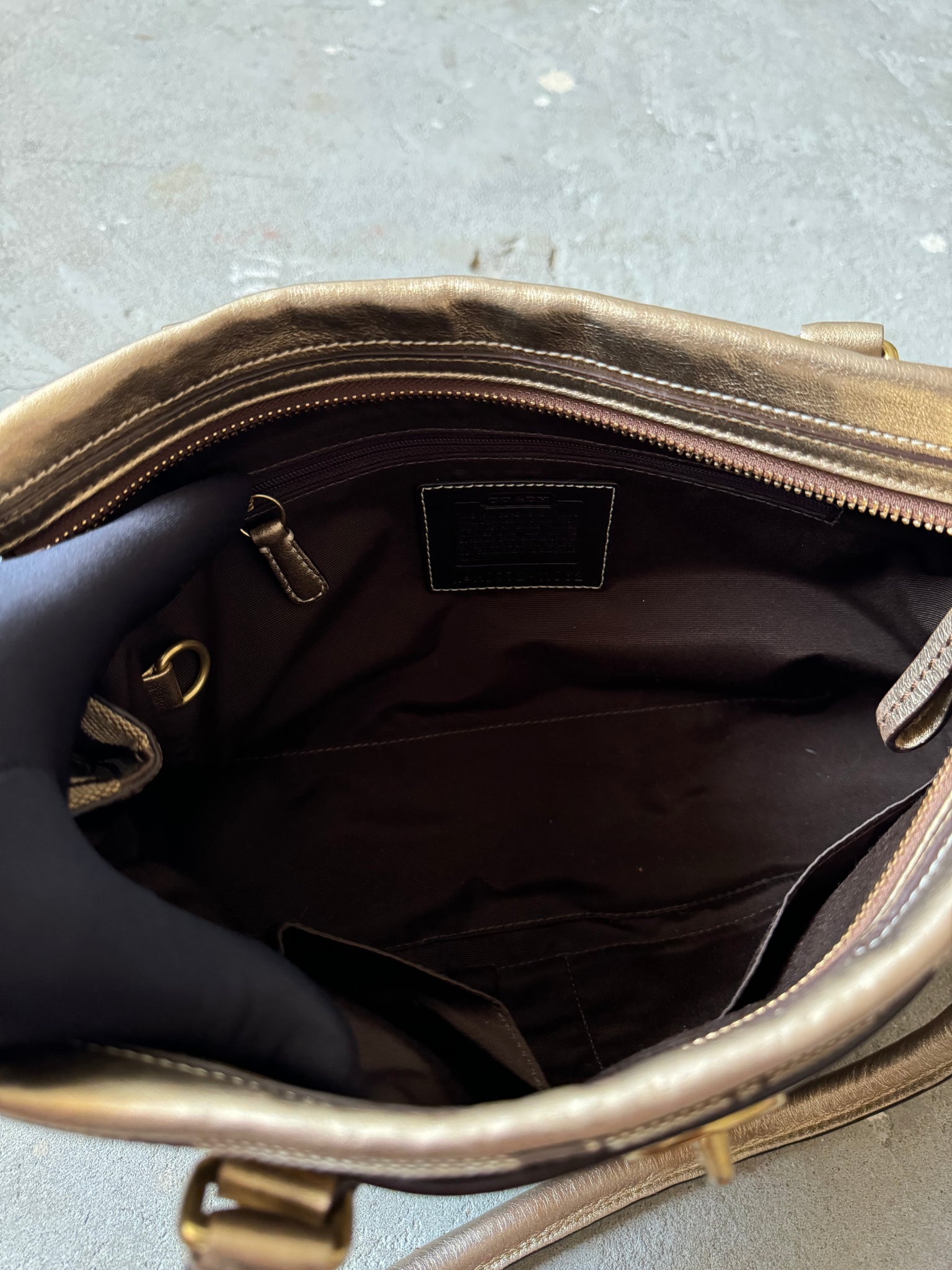 Coach Hampton HandBag Beige/Gold