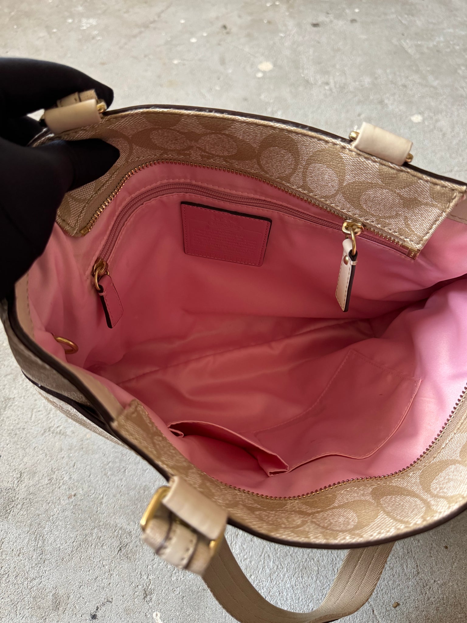 Coach Signature Chelsea Heritage Tote Bag Beige/Pink