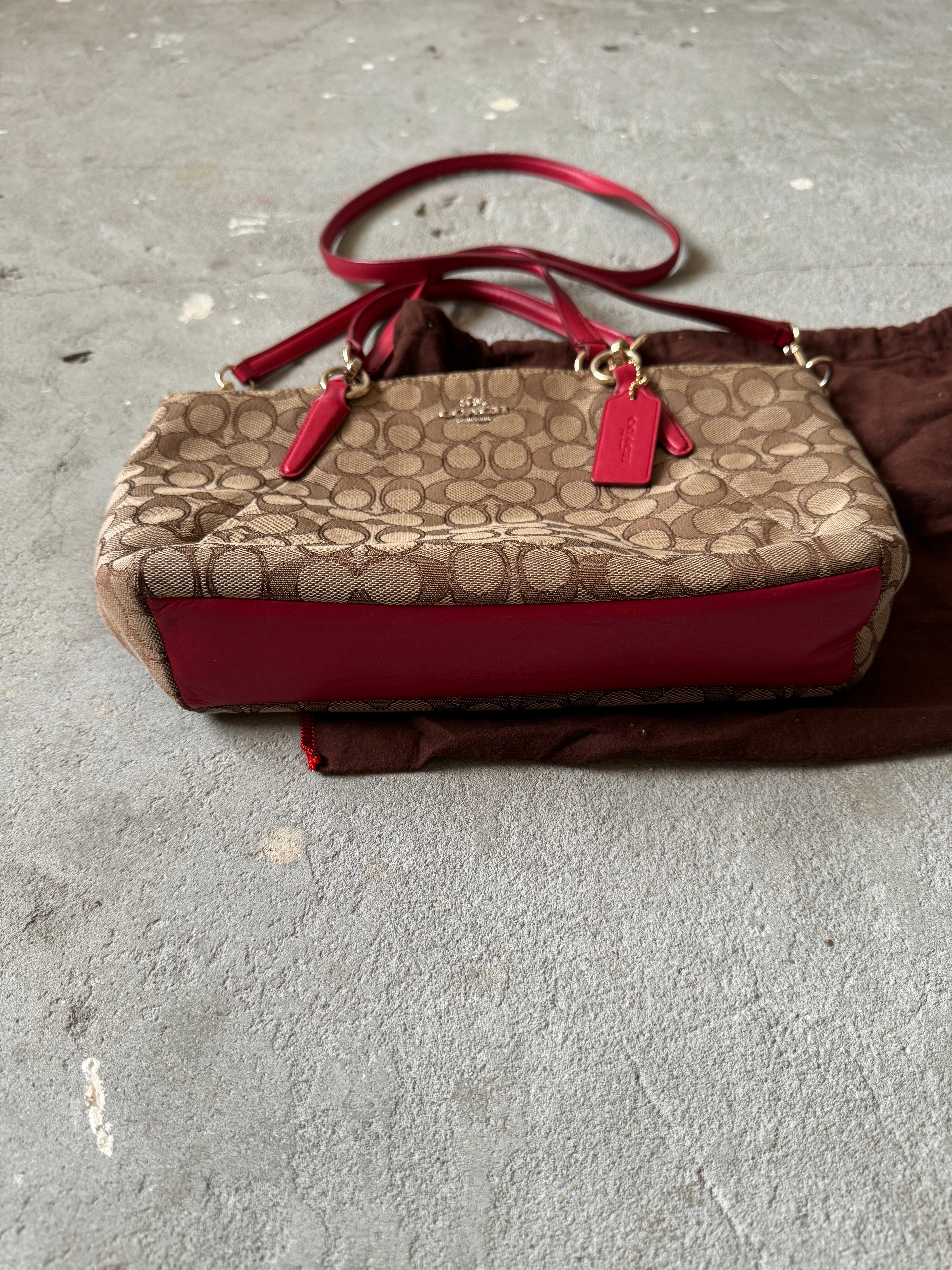 Coach 2Way Kelsey Shoulder Bag Beige/Red – Curated by Charbel