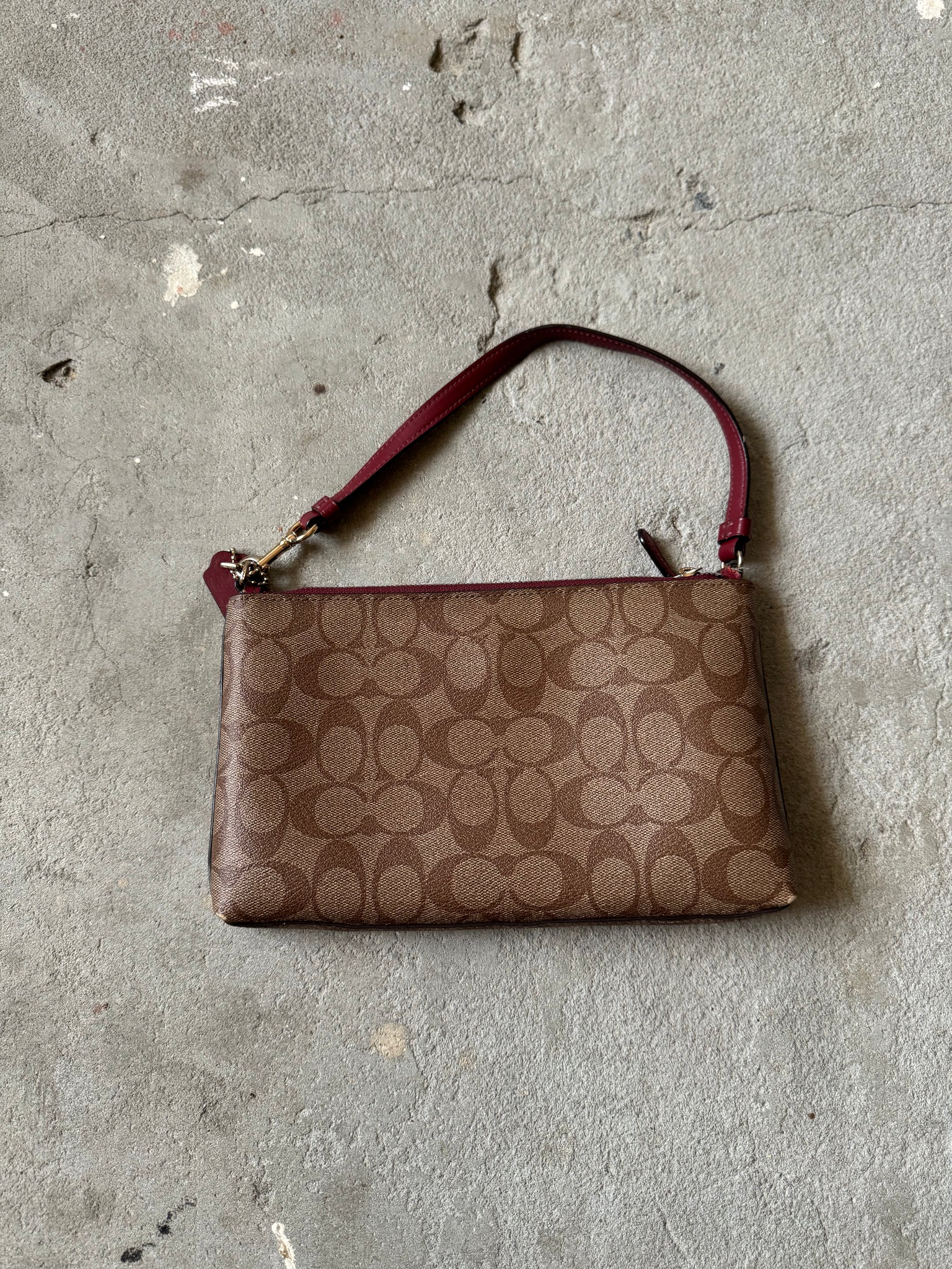 Coach Signature Canvas Graffiti ShoulderBag
