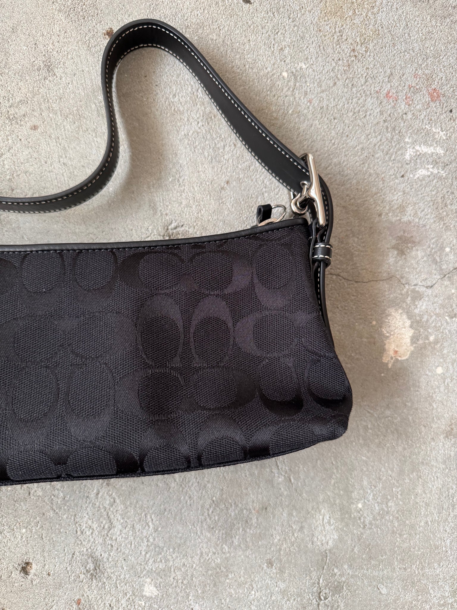 Coach Signature Hampton Baguette Shoulder Bag Black
