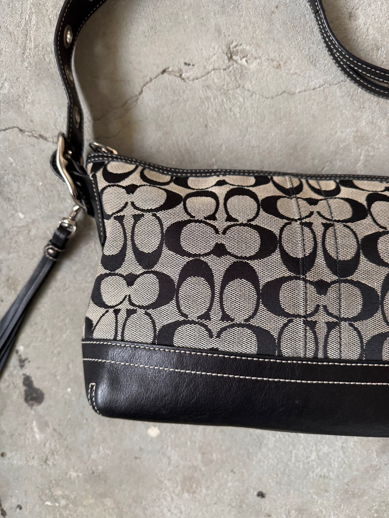 Coach Signature East West Shoulder Bag Grey/Black