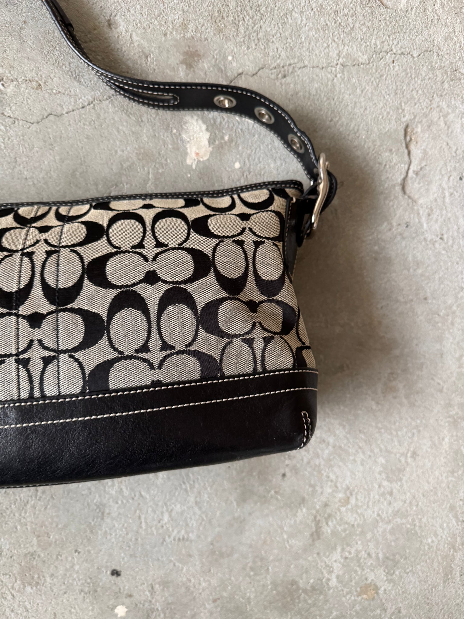 Coach Signature East West Shoulder Bag Grey/Black