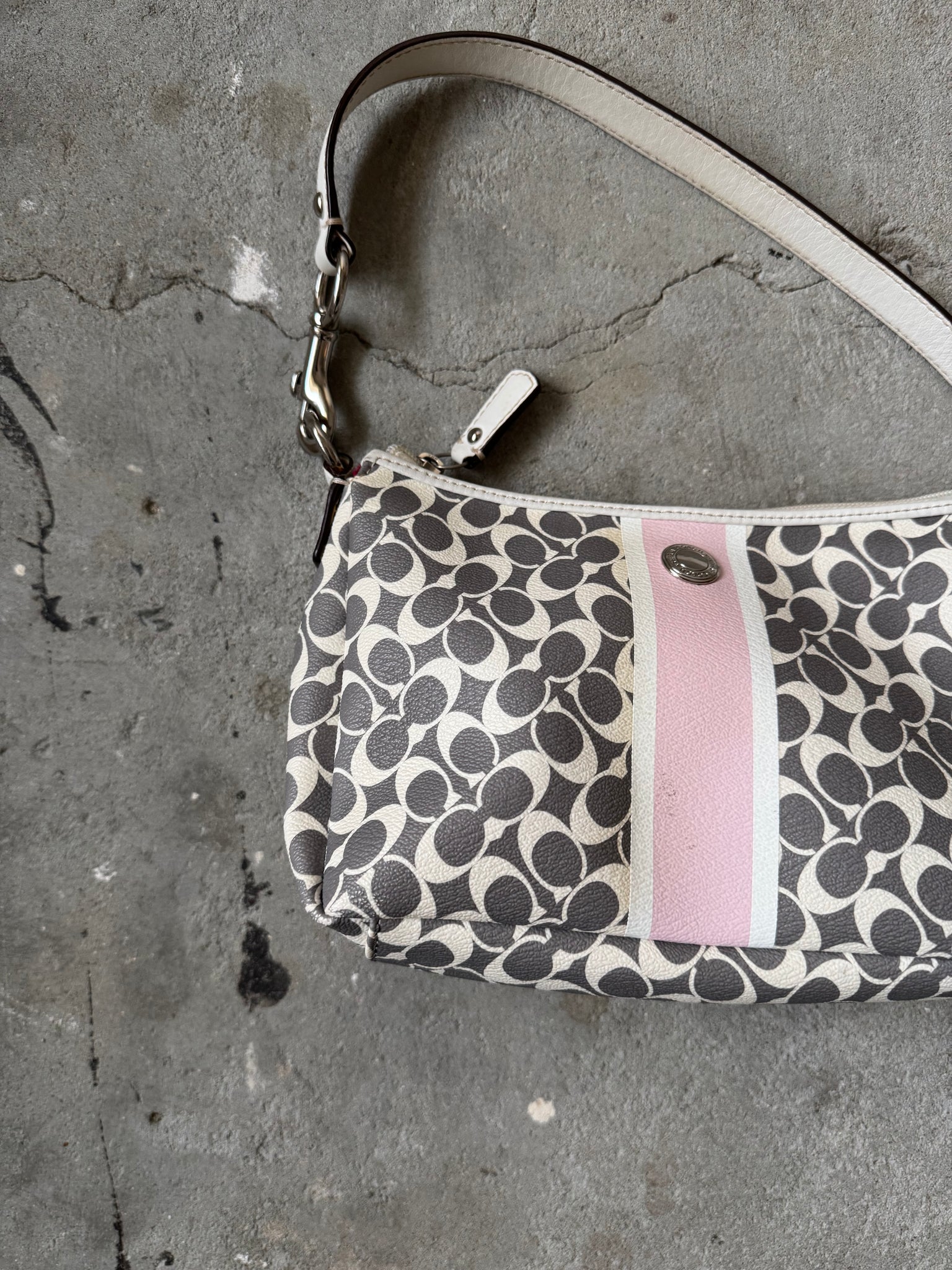 Coach Signature Chelsea Stripe Shoulder Bag Grey/Pink