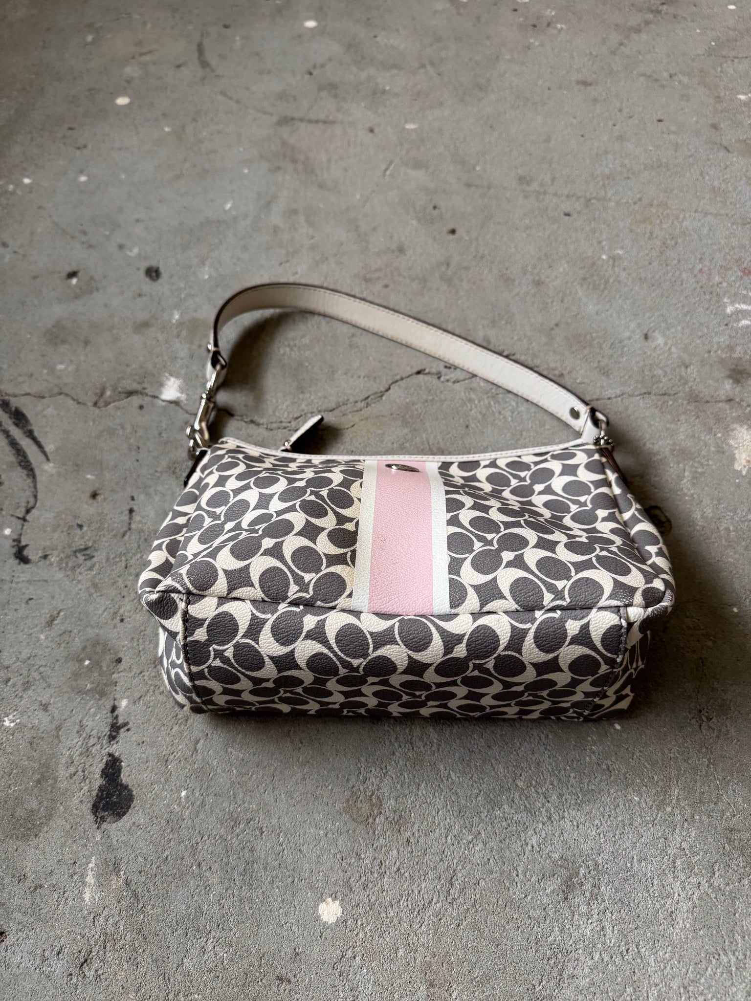 Coach Signature Chelsea Stripe Shoulder Bag Grey/Pink