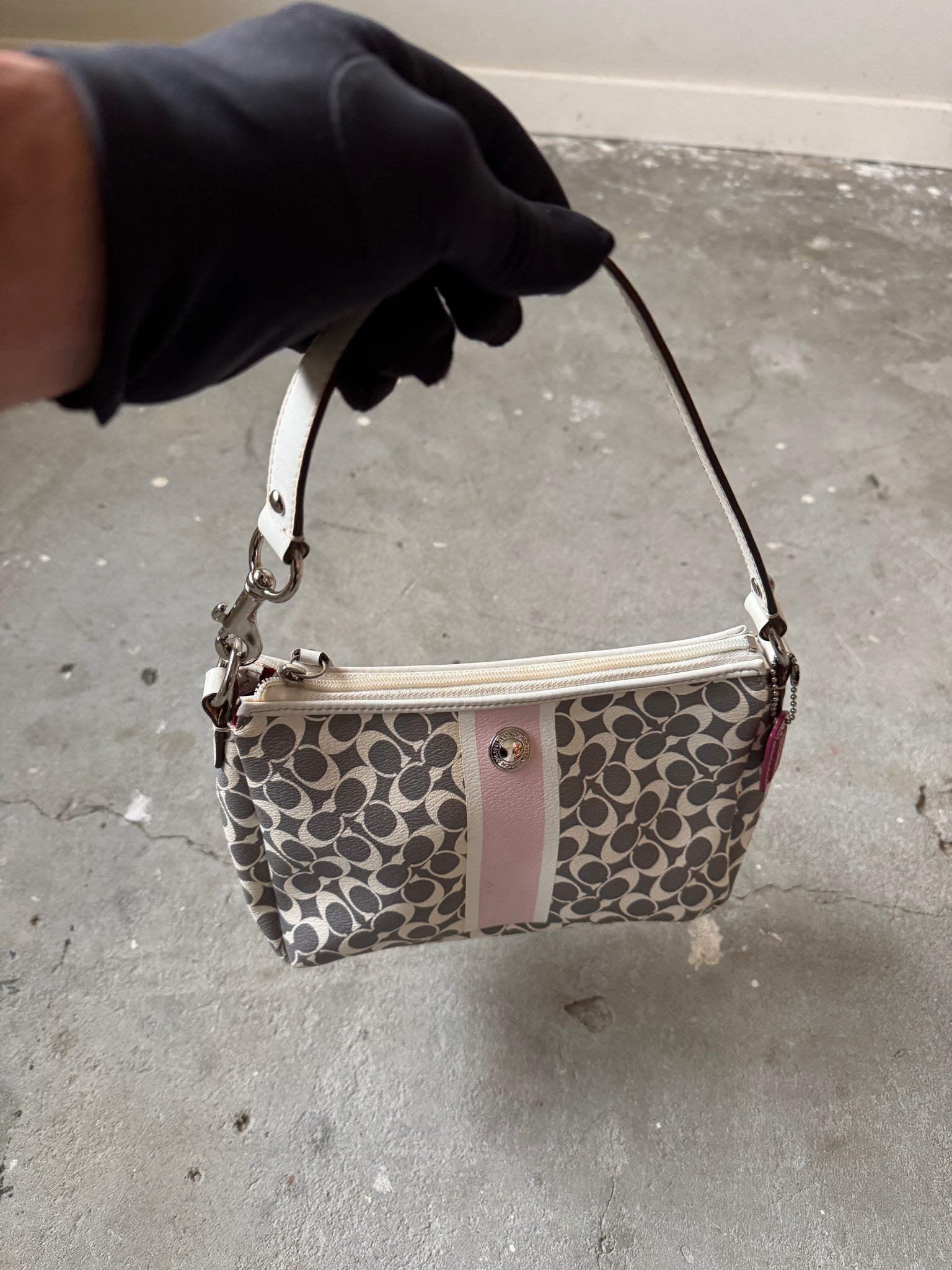 Coach Signature Chelsea Stripe Shoulder Bag Grey/Pink