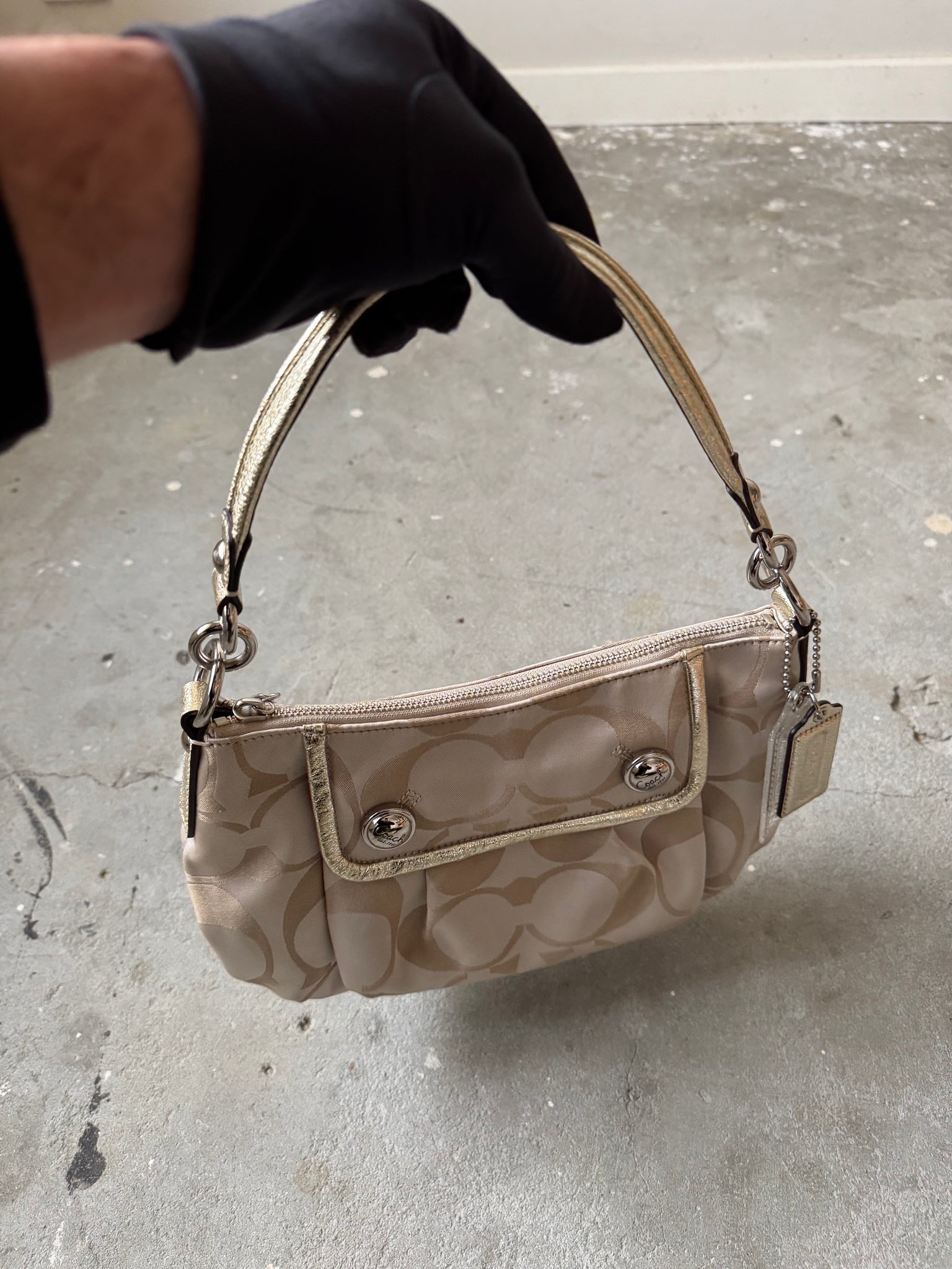 Coach 2Way Signature Shoulder Bag Cream/Gold