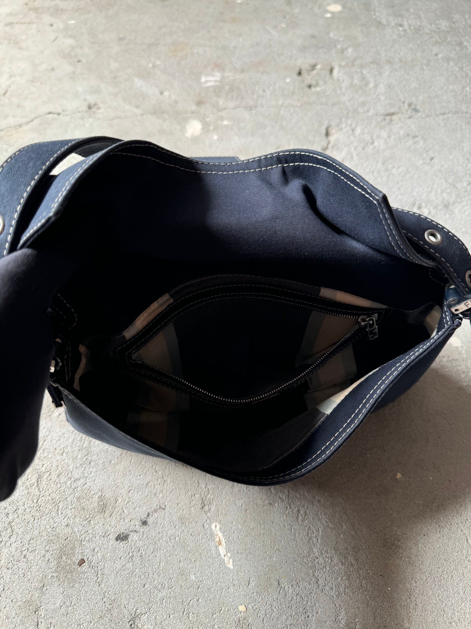 Fendi Mamma Baguette Shoulder Bag Navy