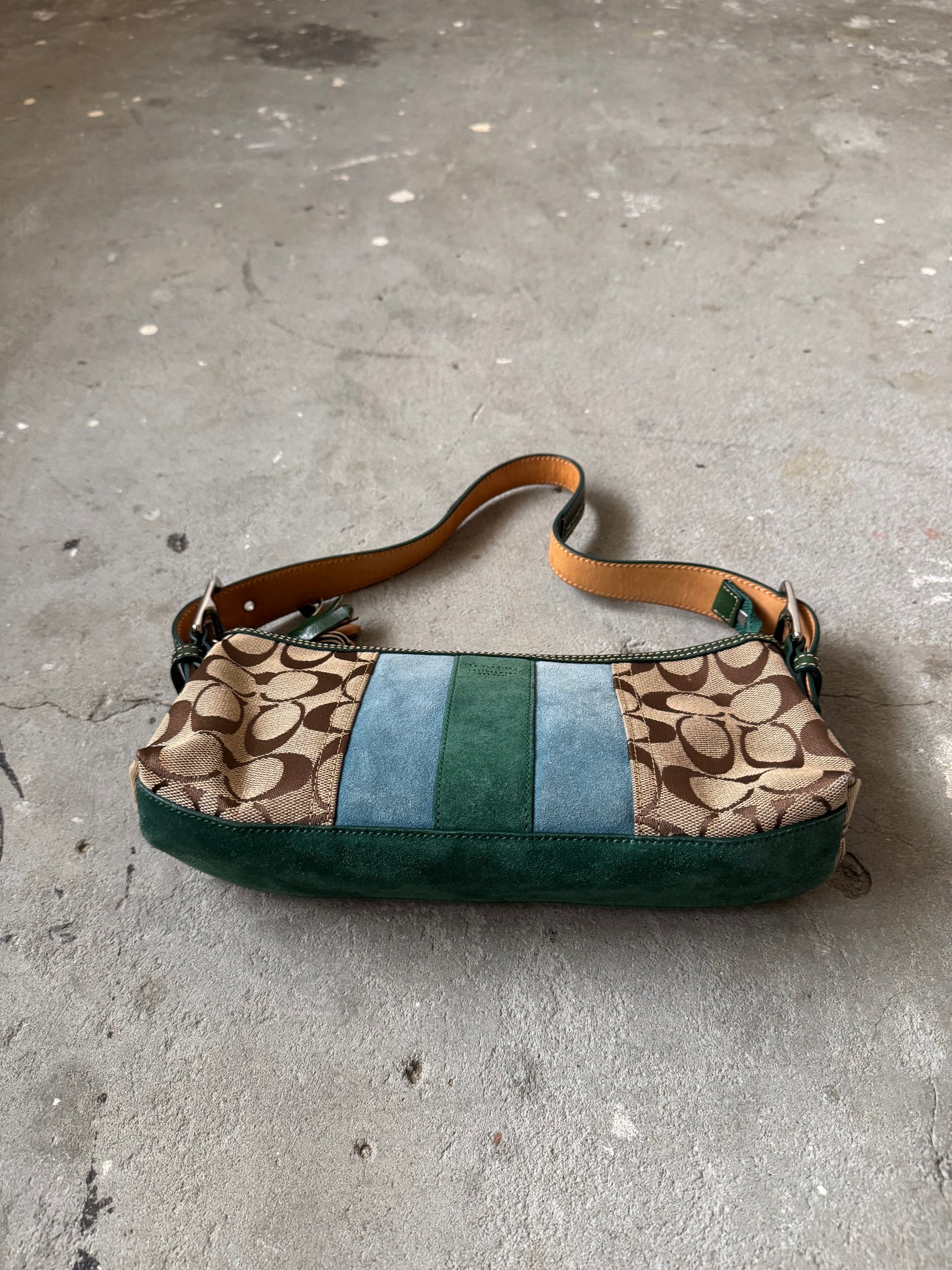 Coach Signature Hampton Strip Baguette Shoulder Bag Beige/Green