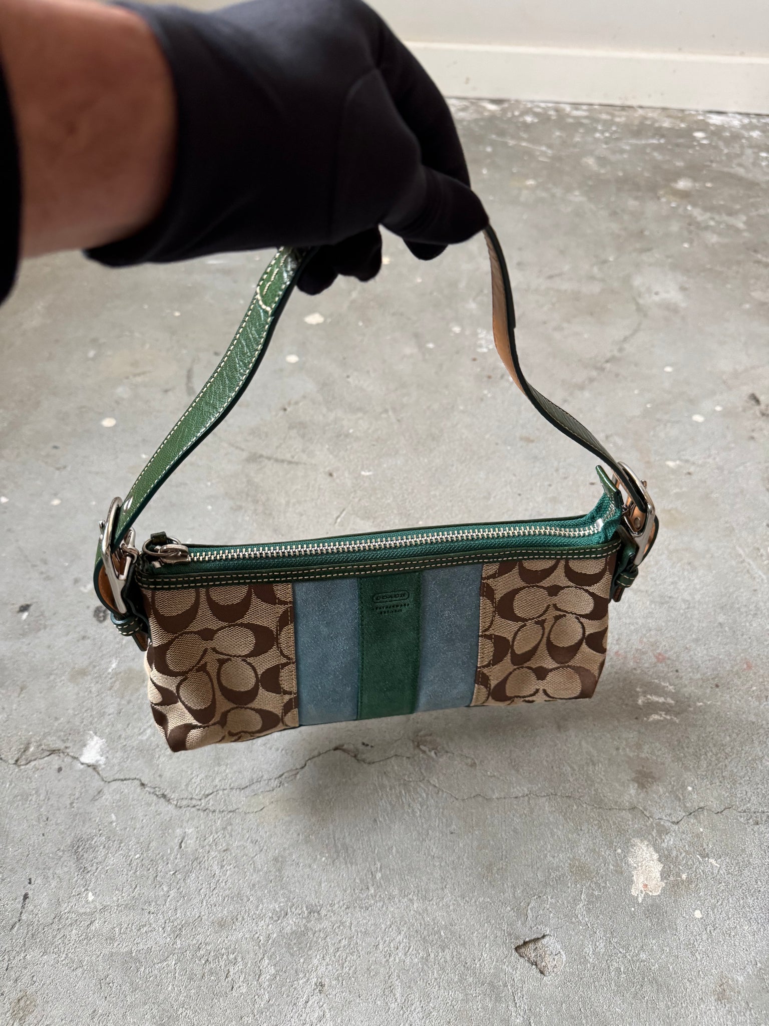 Coach Signature Hampton Strip Baguette Shoulder Bag Beige/Green