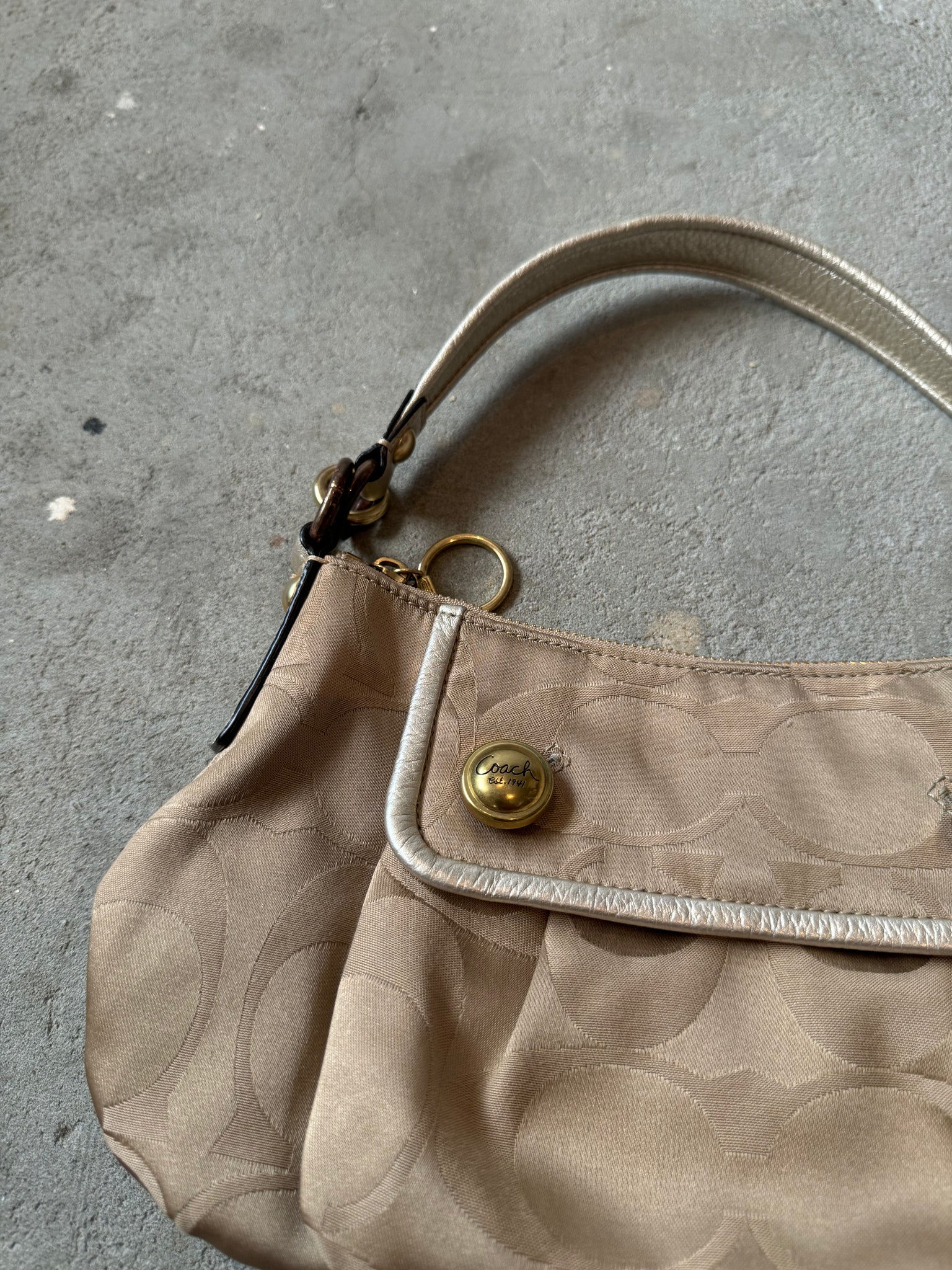 Coach Signature ShoulderBag Beige