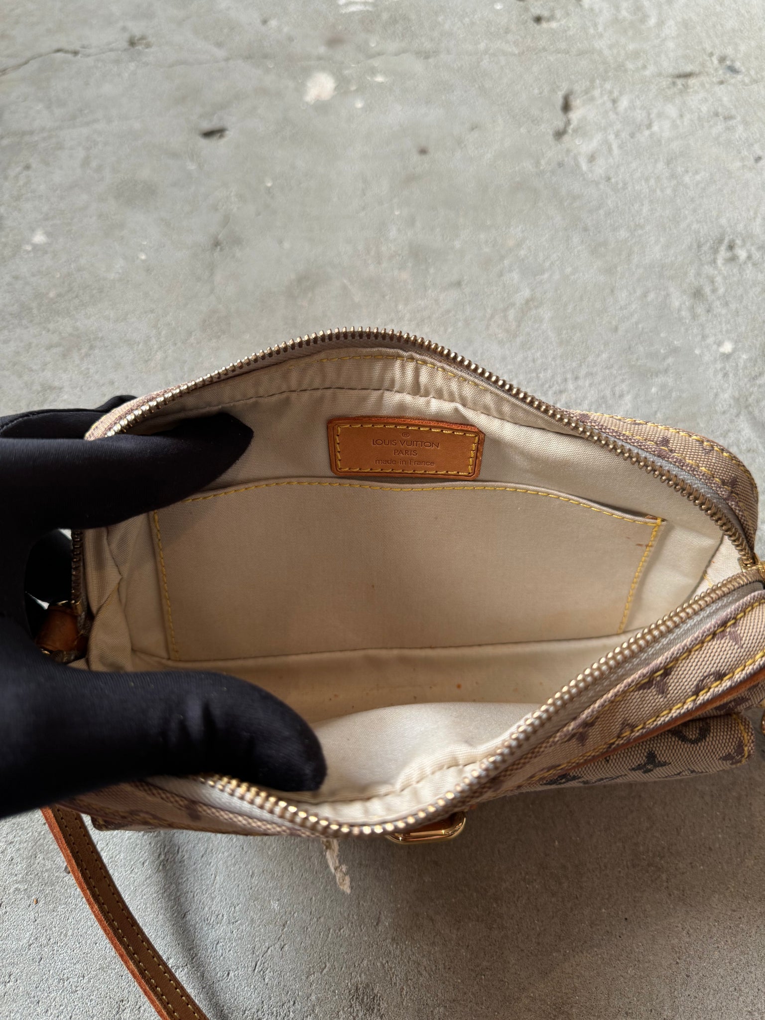 Louis Vuitton Juliette MM Shoulder Bag Grey