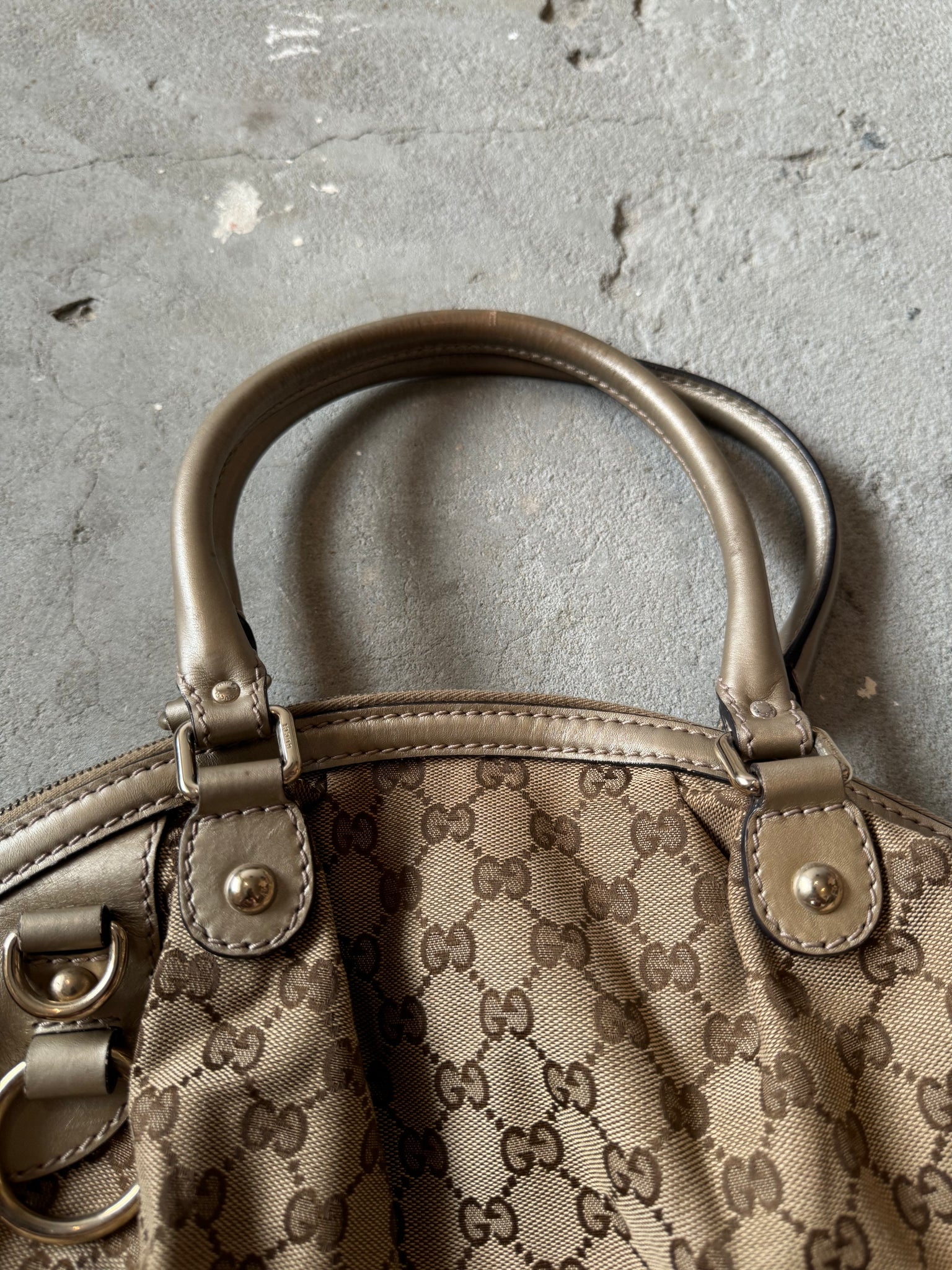 Gucci GG Monogram Sukey Boston bag Beige/Gold