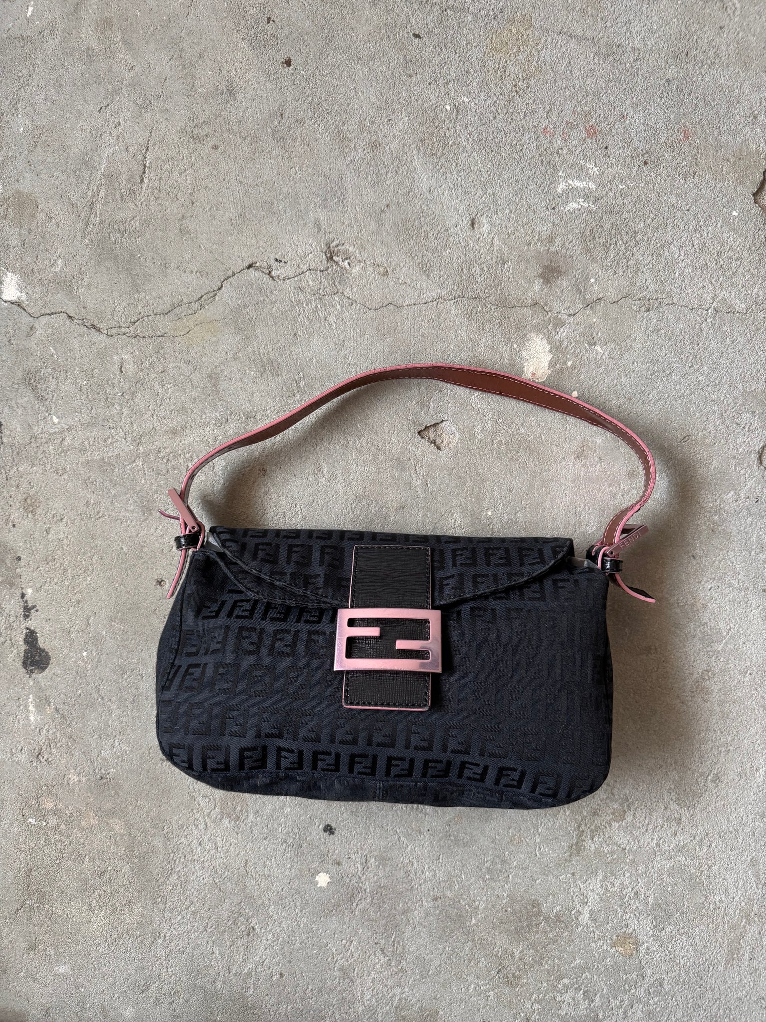 Fendi Zucchino Baguette Bucket Shoulder Bag Black/Pink