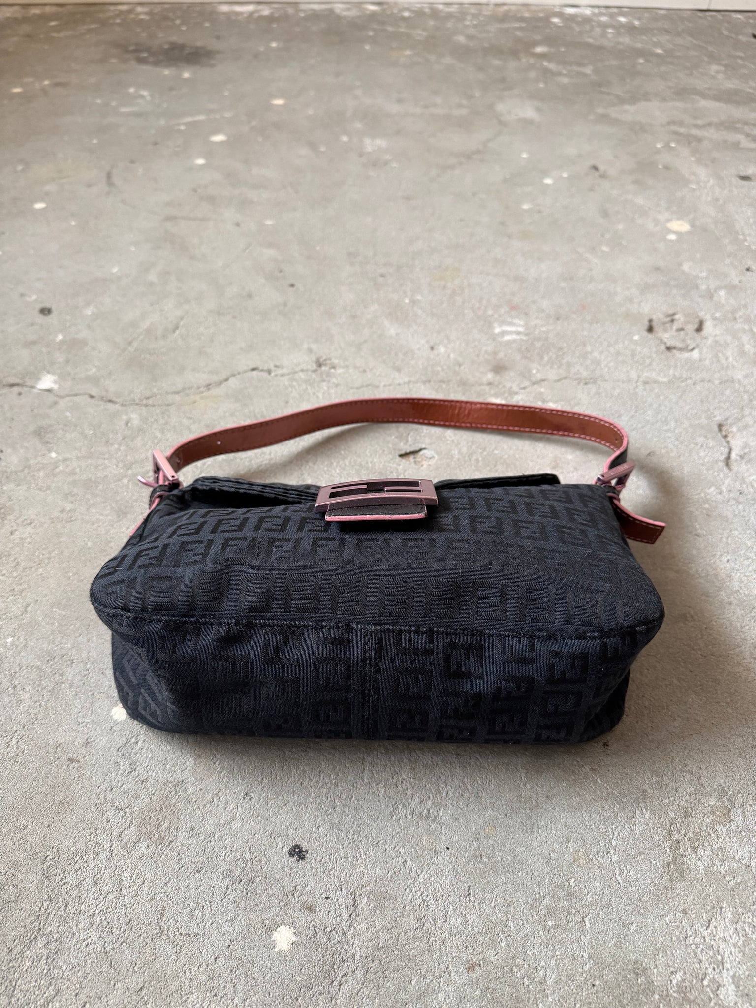 Fendi Zucchino Baguette Bucket Shoulder Bag Black/Pink