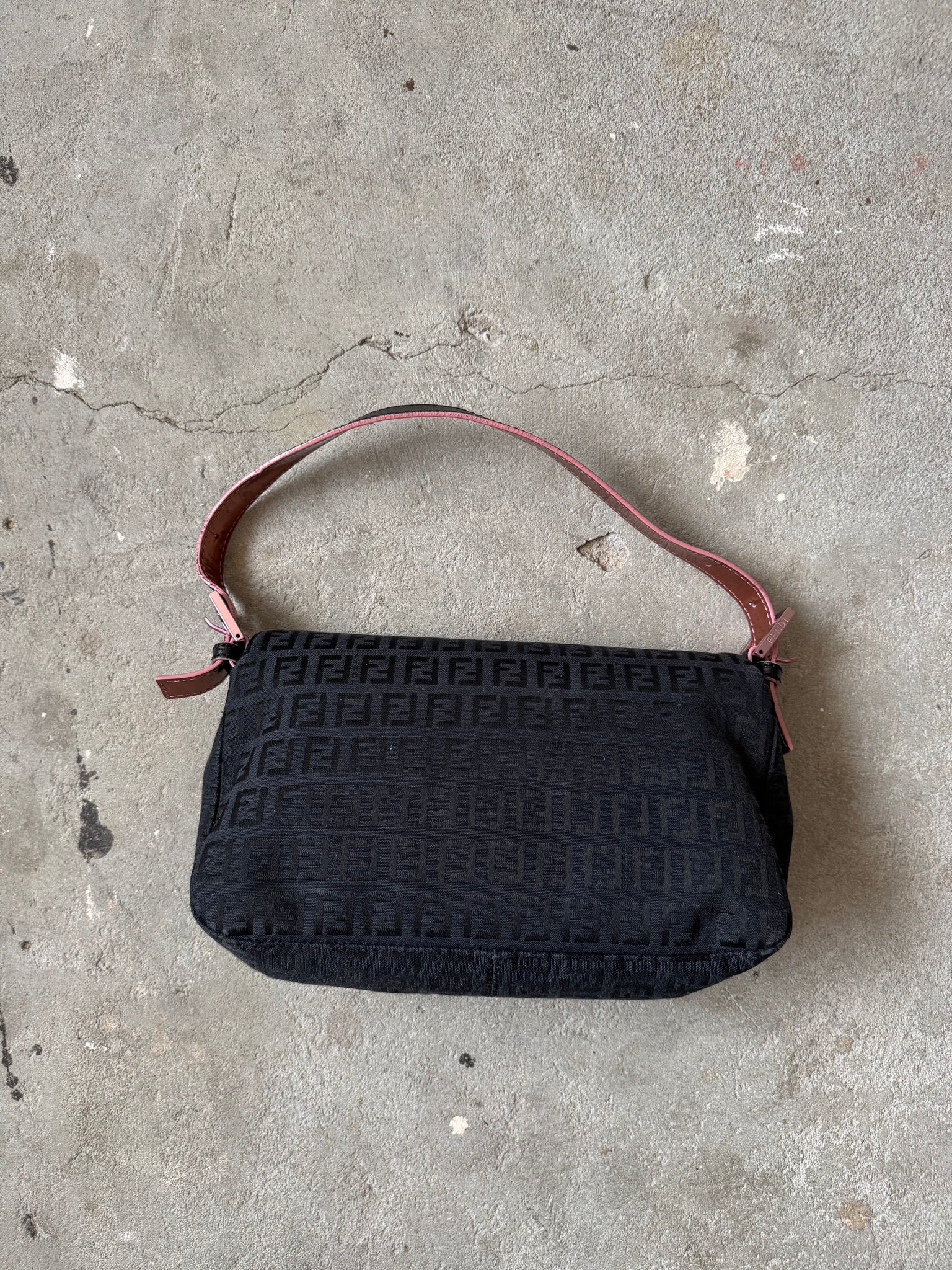 Fendi Zucchino Baguette Bucket Shoulder Bag Black/Pink