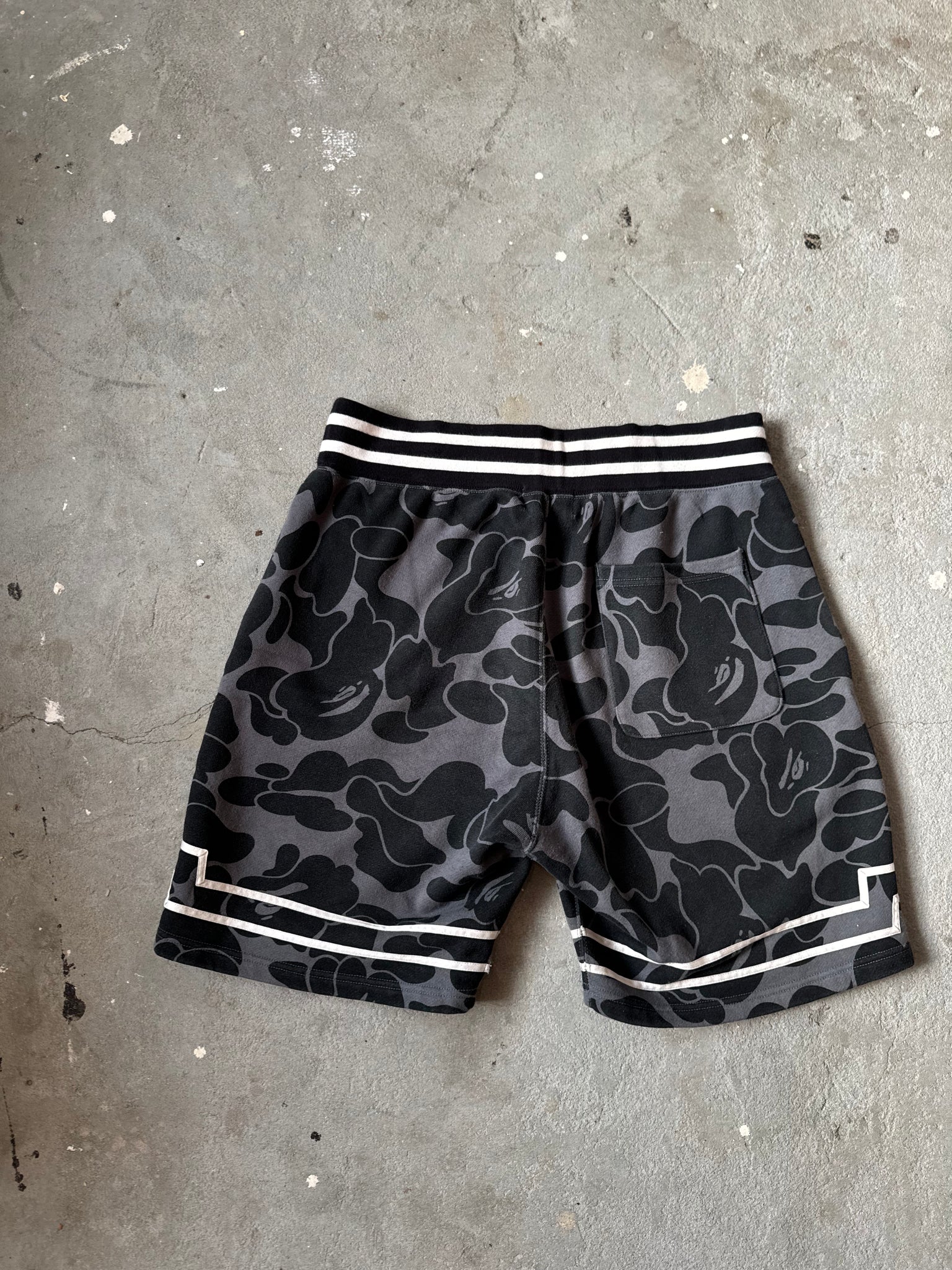 Bape Black Star Camo Shorts (Size Medium)