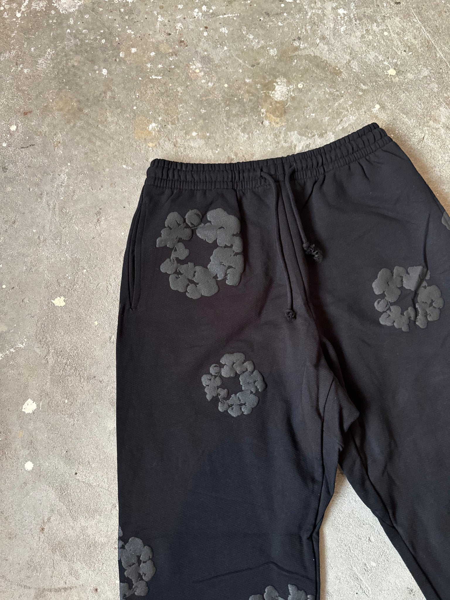 Denim Tears Cotton Wreath Sweatpants Black Monochrome